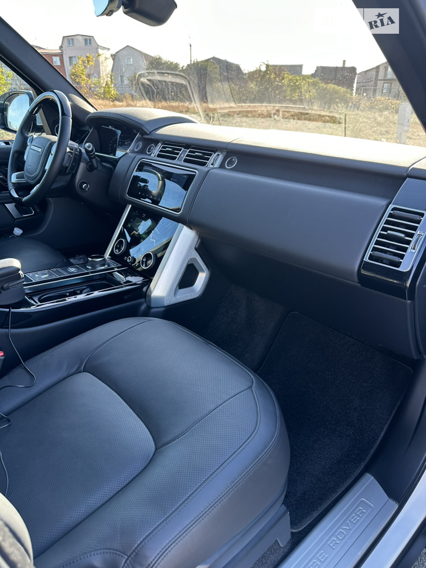 2020 Land Rover Range Rover - мініатюра 16
