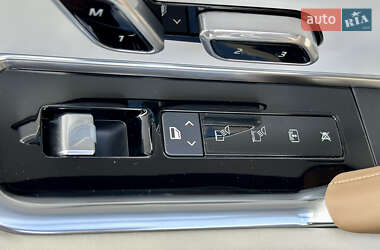 Позашляховик / Кросовер Land Rover Range Rover 2024 в 