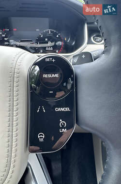 Внедорожник / Кроссовер Land Rover Range Rover 2021 в 