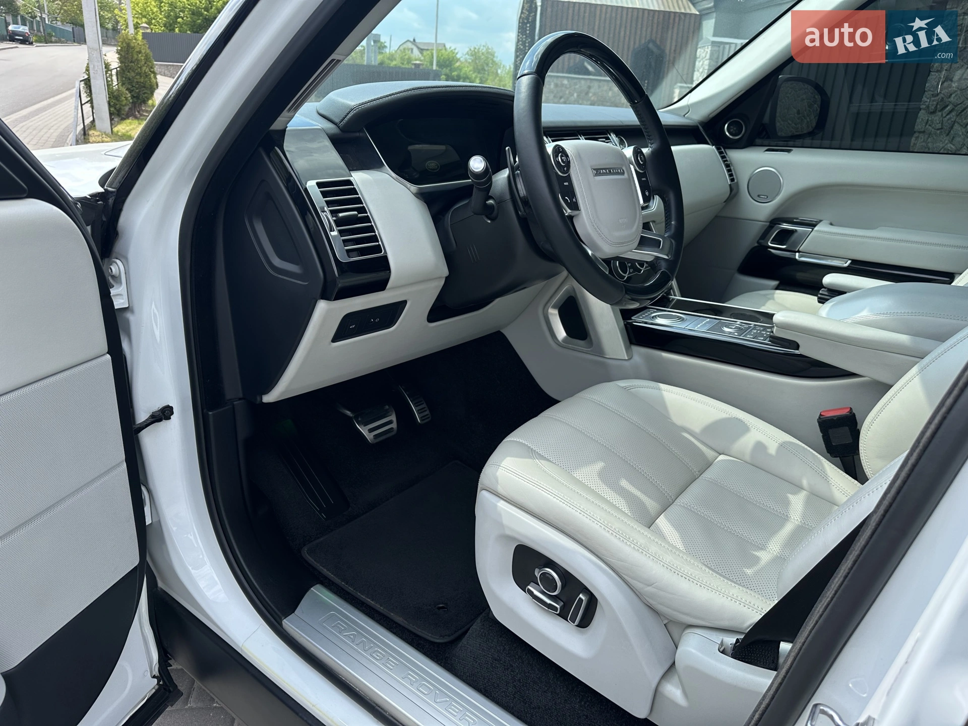 2016 Land Rover Range Rover - мініатюра 27