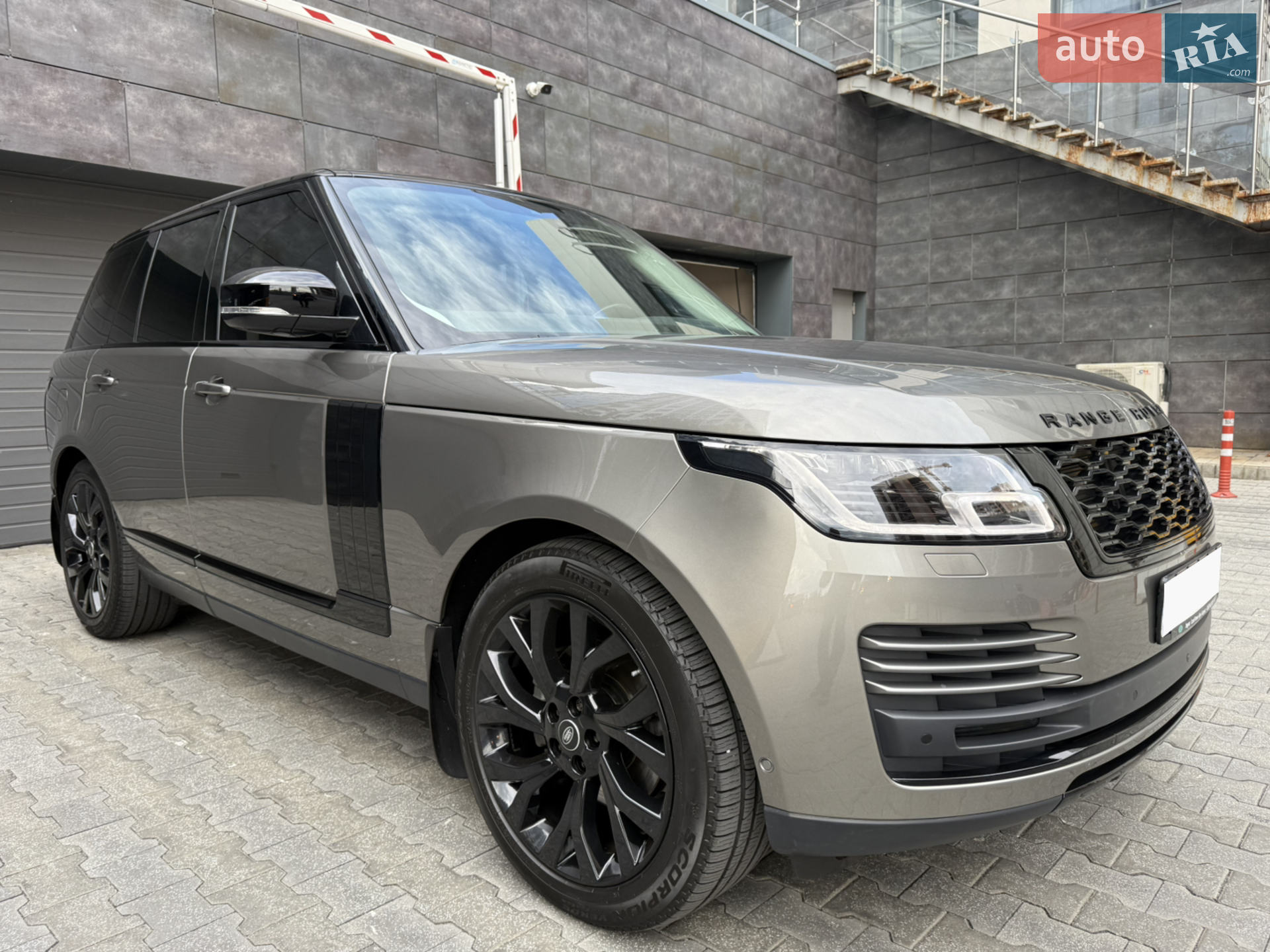 2020 Land Rover Range Rover - мініатюра 12