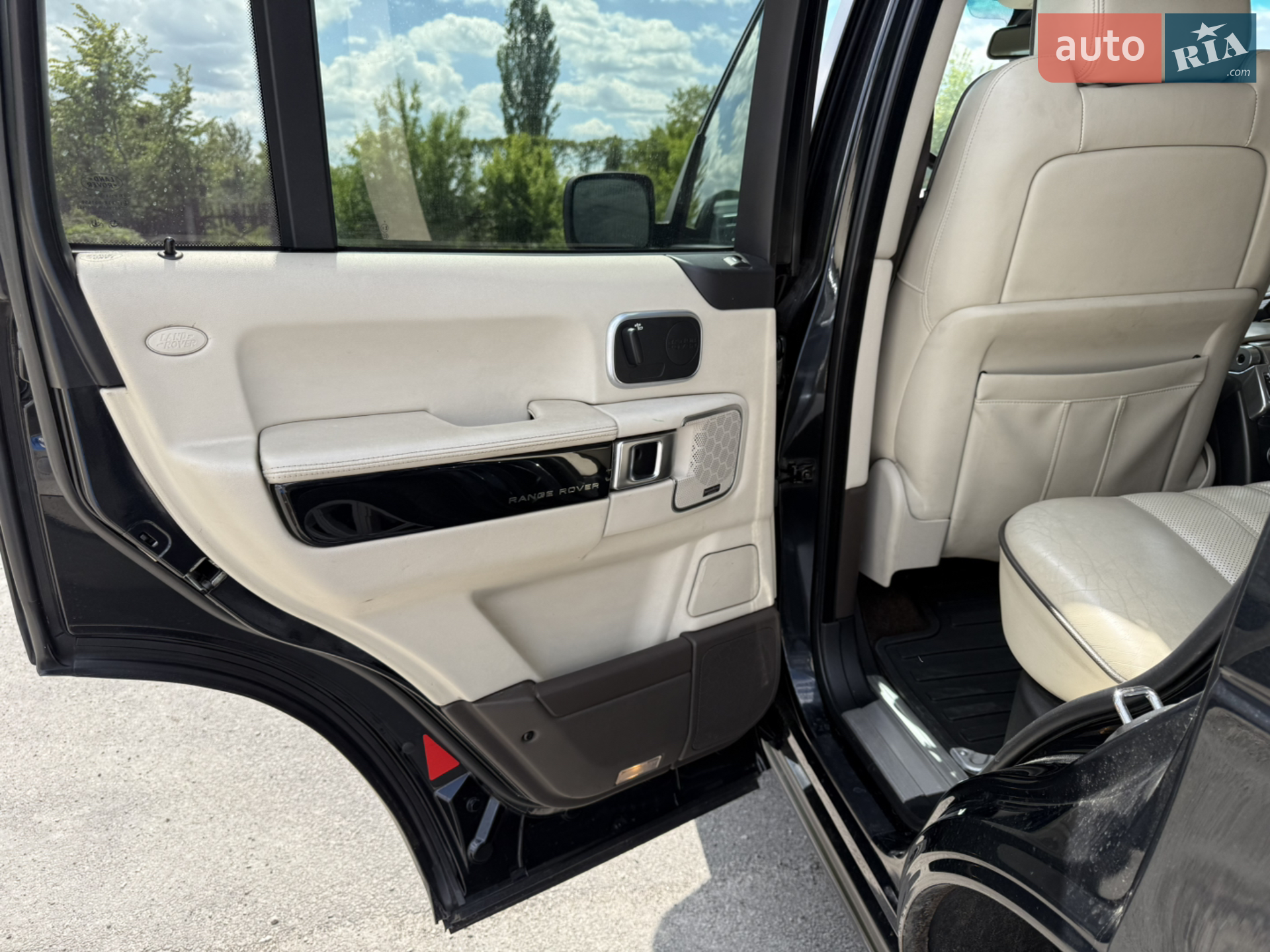 2011 Land Rover Range Rover - мініатюра 17