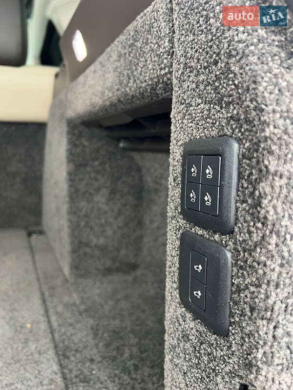 Внедорожник / Кроссовер Land Rover Range Rover 2018 в Луцке