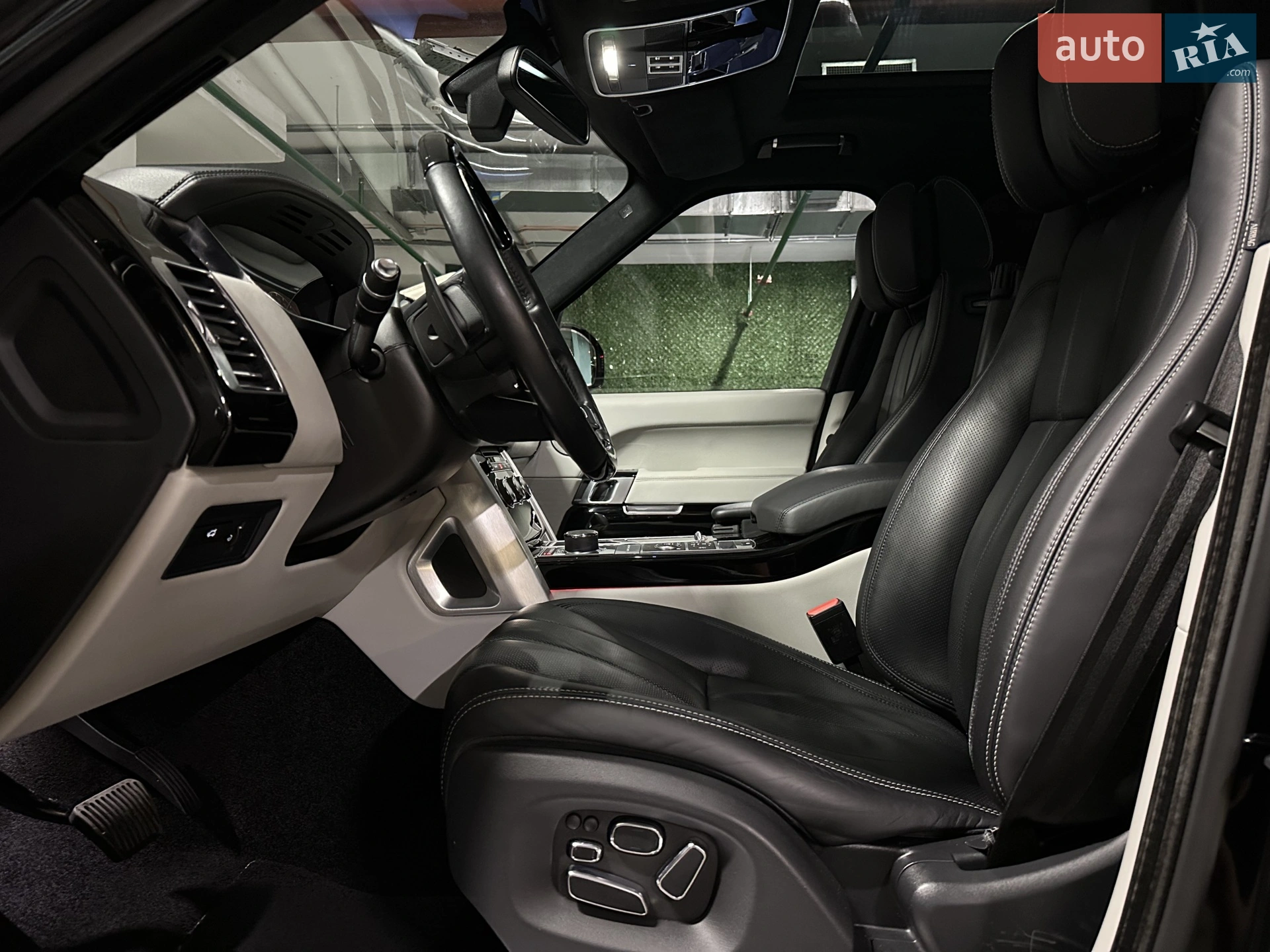 2013 Land Rover Range Rover - мініатюра 24
