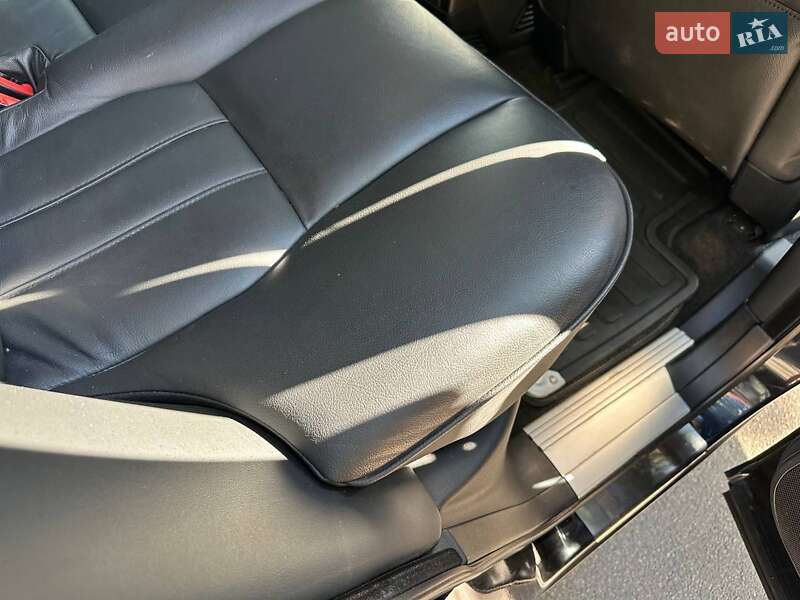 Позашляховик / Кросовер Land Rover Range Rover 2011 в Києві