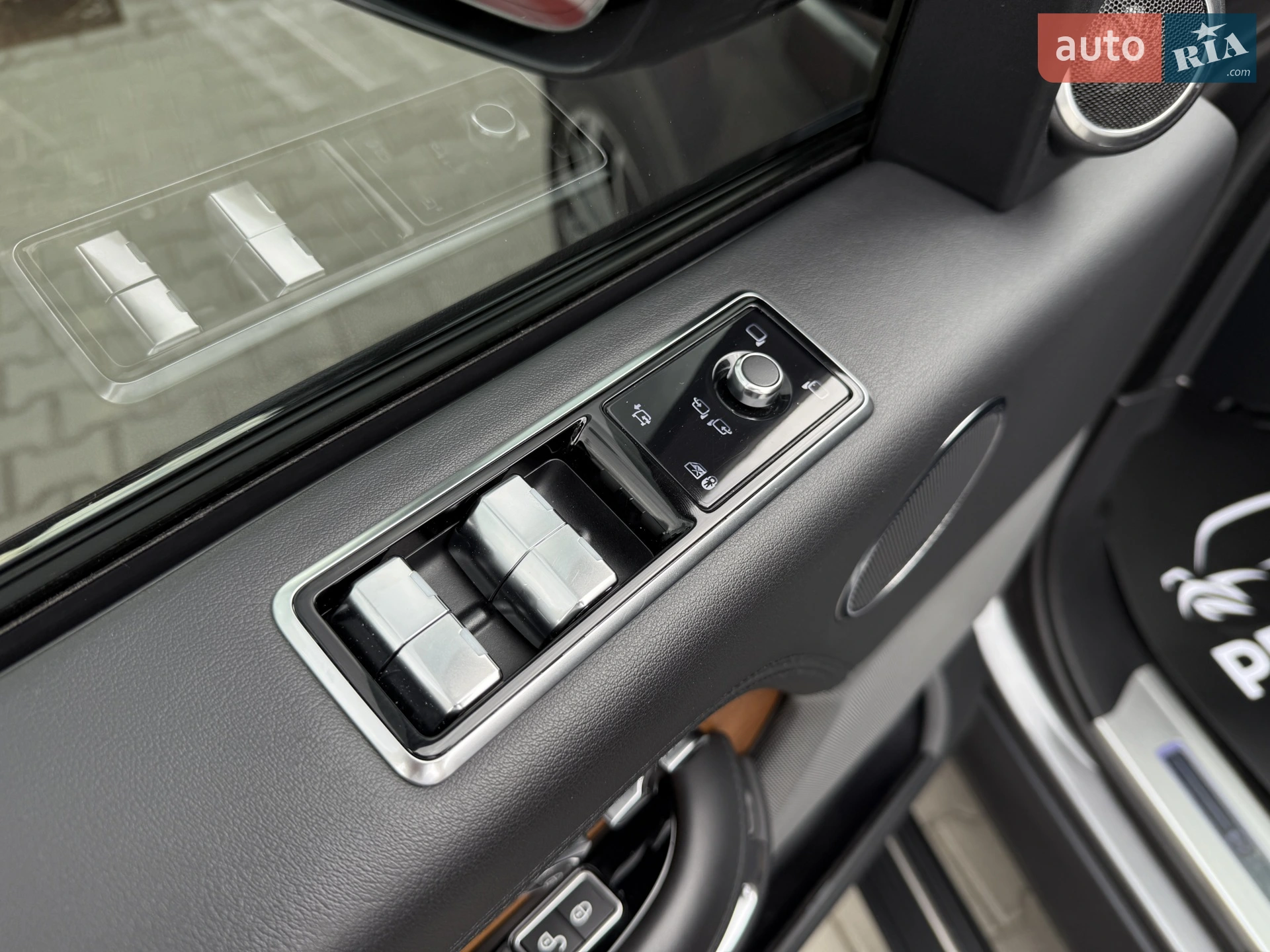 2019 Land Rover Range Rover - мініатюра 21