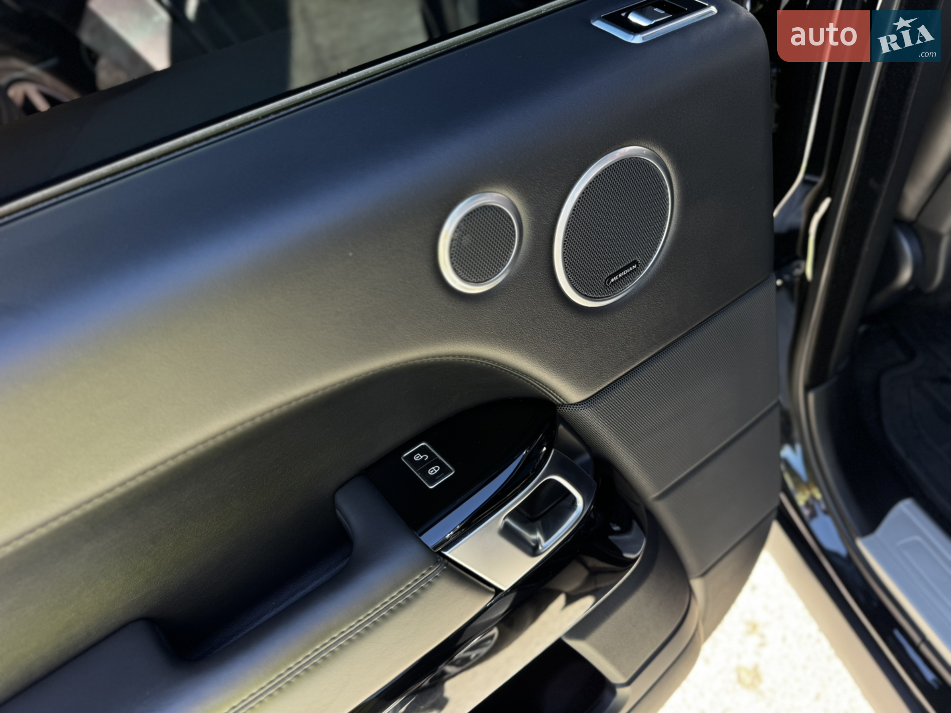 2015 Land Rover Range Rover - мініатюра 40