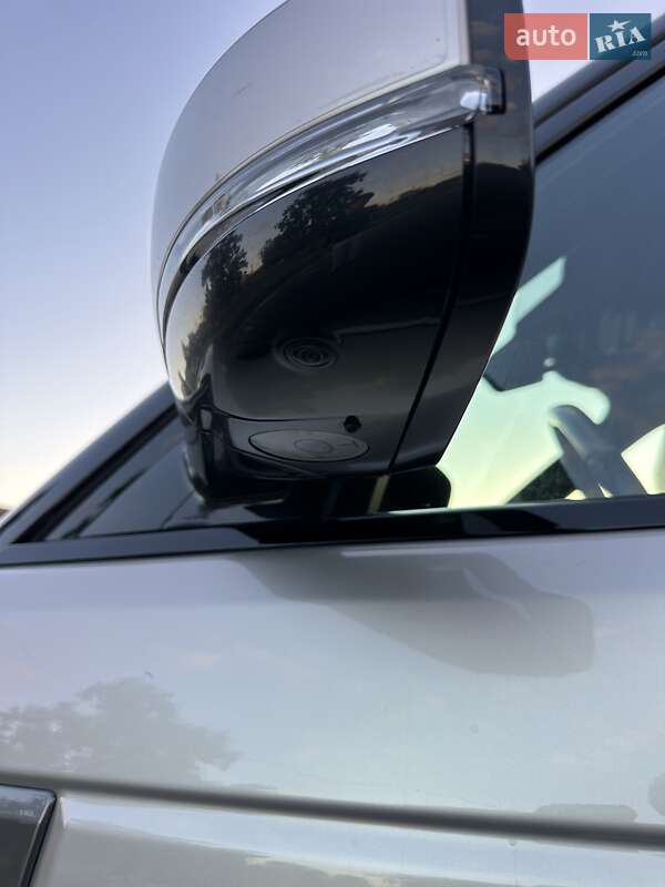 Позашляховик / Кросовер Land Rover Range Rover 2019 в Києві фото 19 Позашляховик / Кросовер Land Rover Range Rover 2019 в Києві