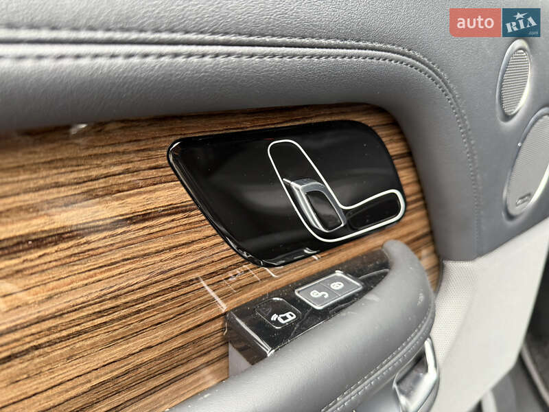 Внедорожник / Кроссовер Land Rover Range Rover 2018 в Львове