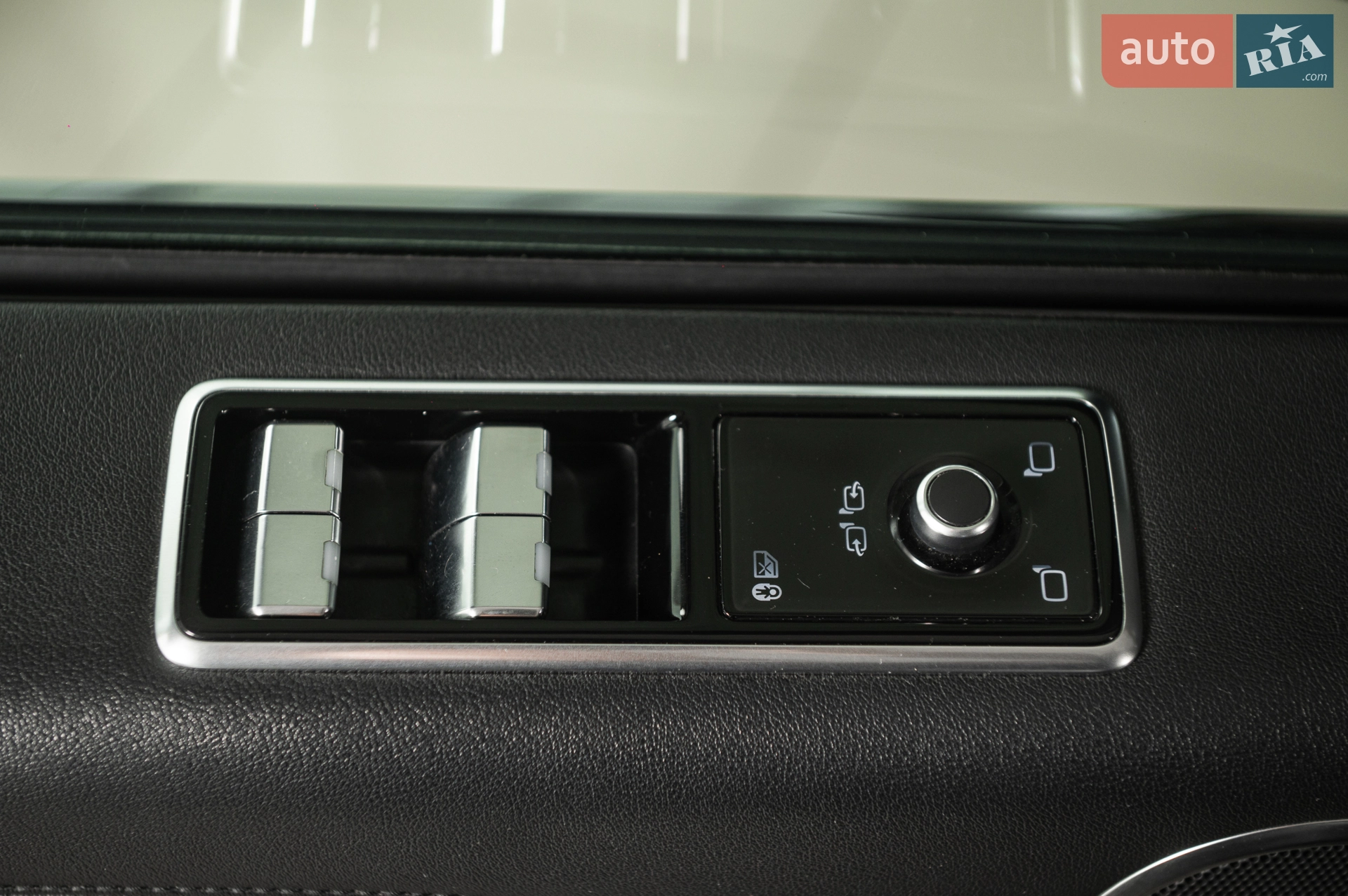 2018 Land Rover Range Rover - мініатюра 27