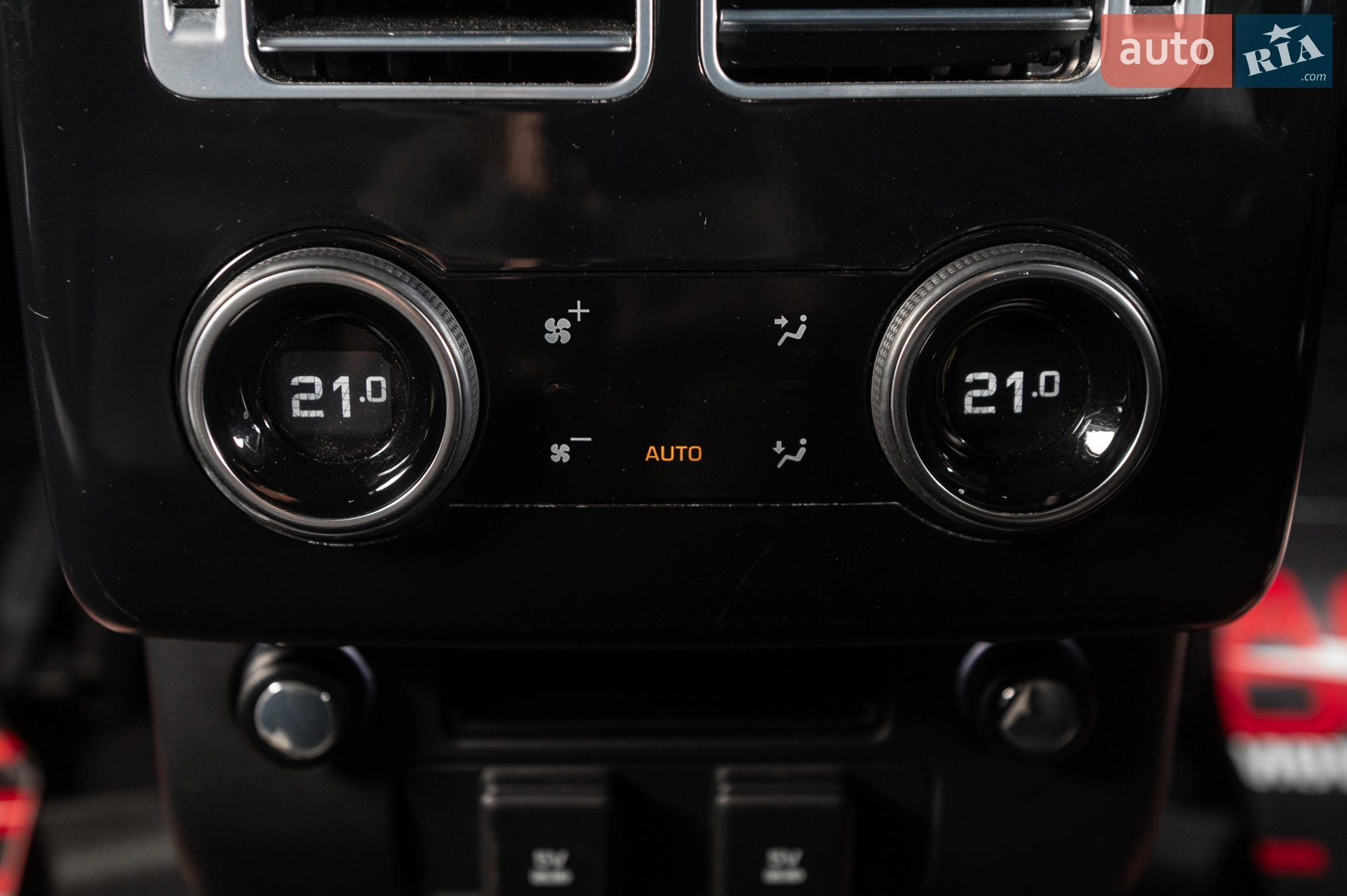 2018 Land Rover Range Rover - мініатюра 39