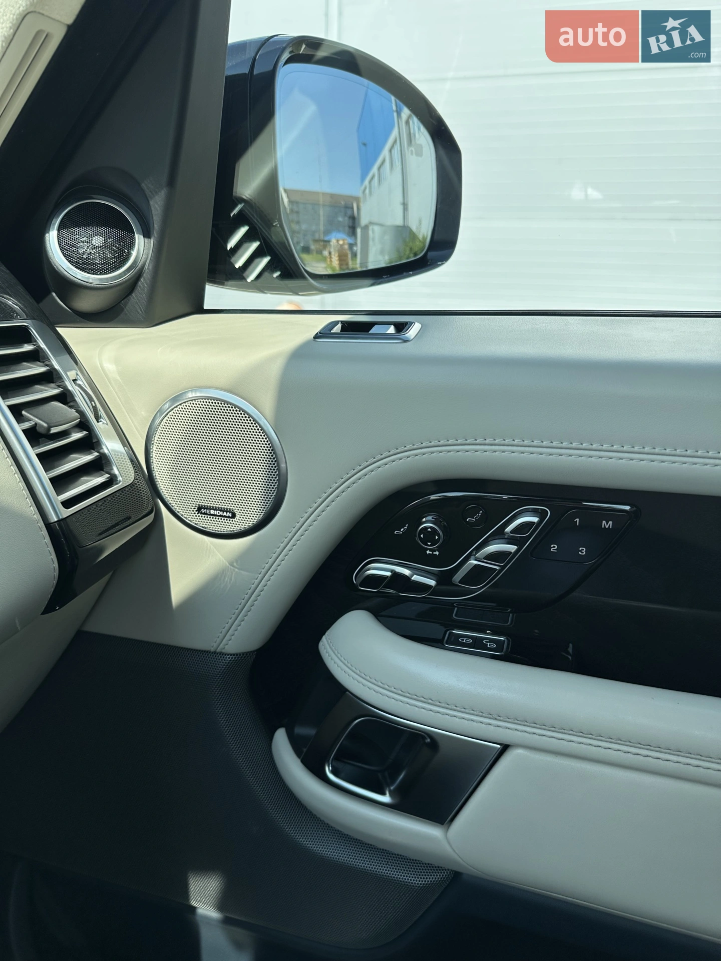 2019 Land Rover Range Rover - мініатюра 21