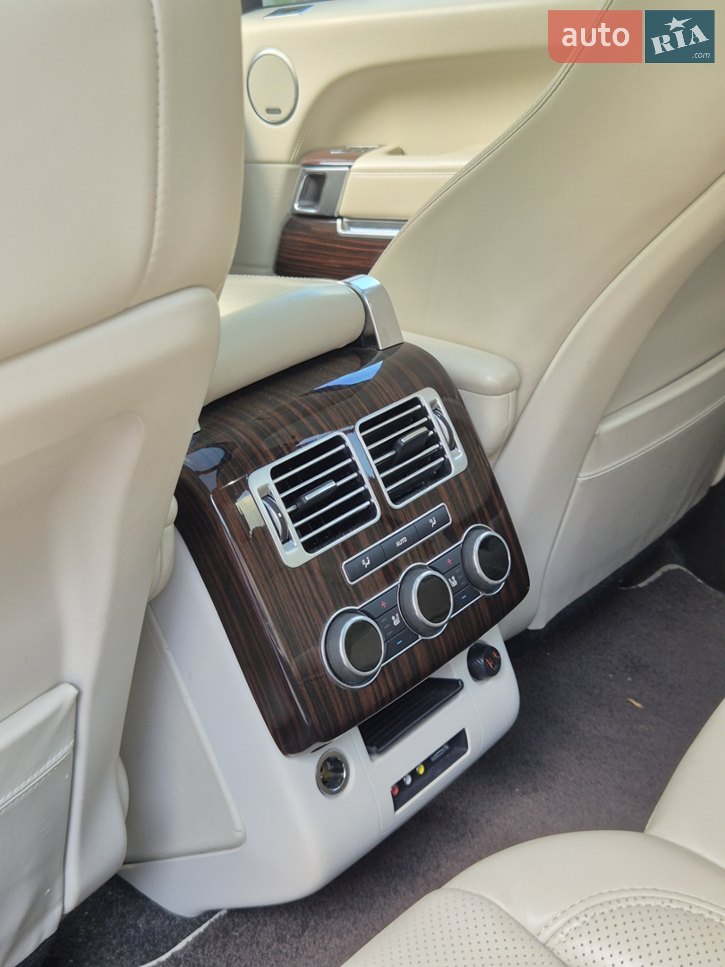 2016 Land Rover Range Rover - мініатюра 28