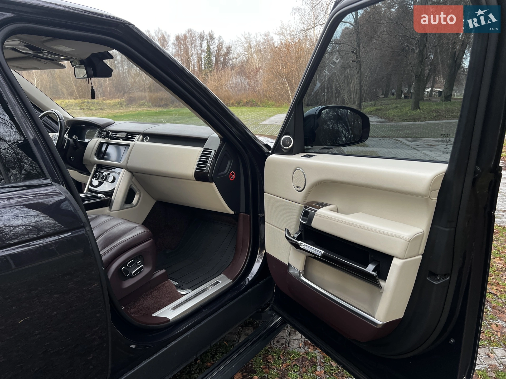 2014 Land Rover Range Rover - мініатюра 21