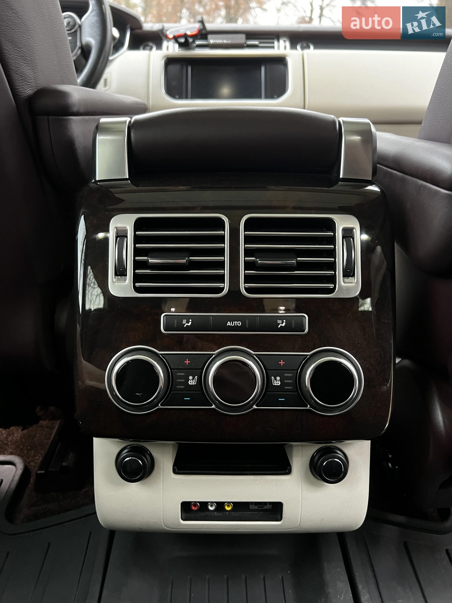2014 Land Rover Range Rover - мініатюра 28
