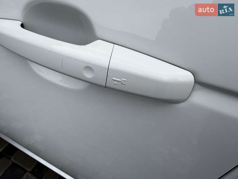 Внедорожник / Кроссовер Land Rover Range Rover 2016 в Львове