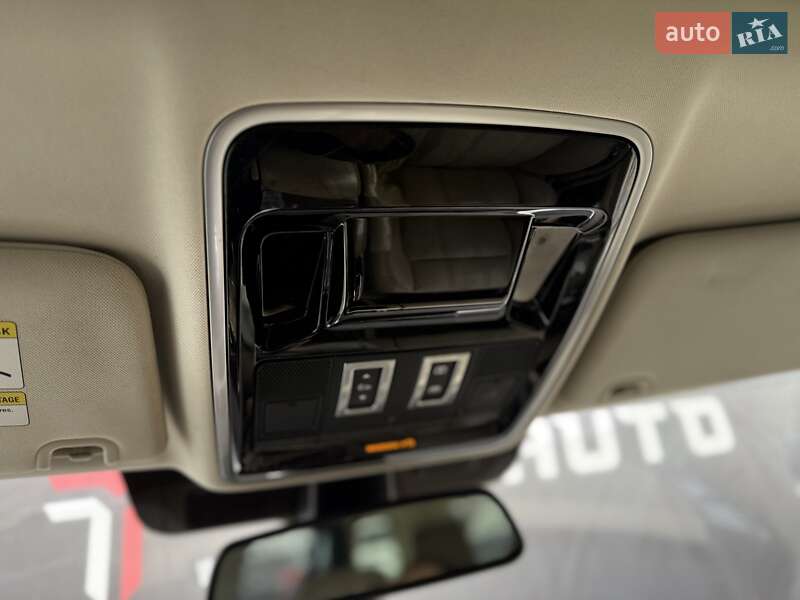 Внедорожник / Кроссовер Land Rover Range Rover 2016 в Львове