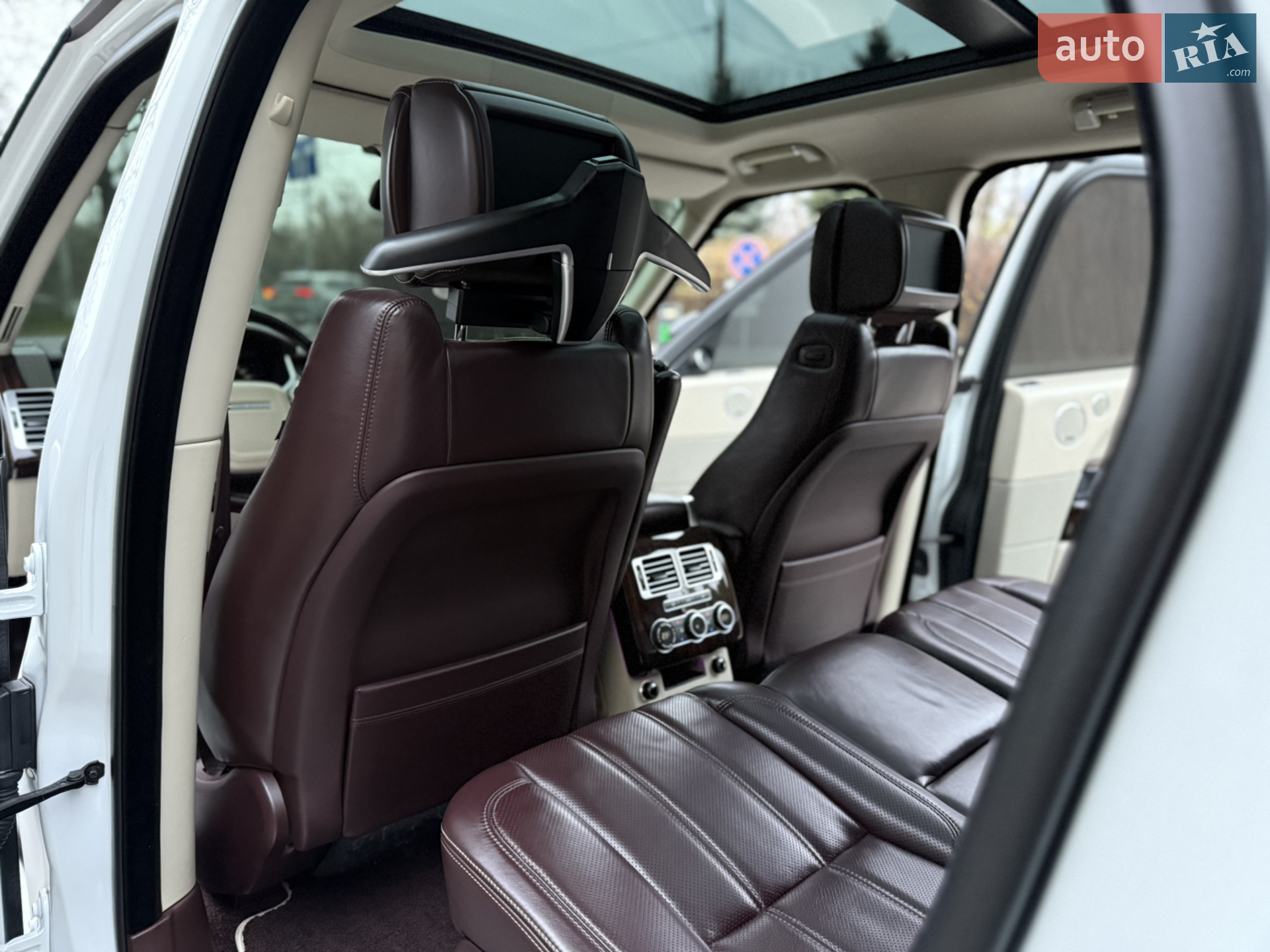2016 Land Rover Range Rover - мініатюра 26