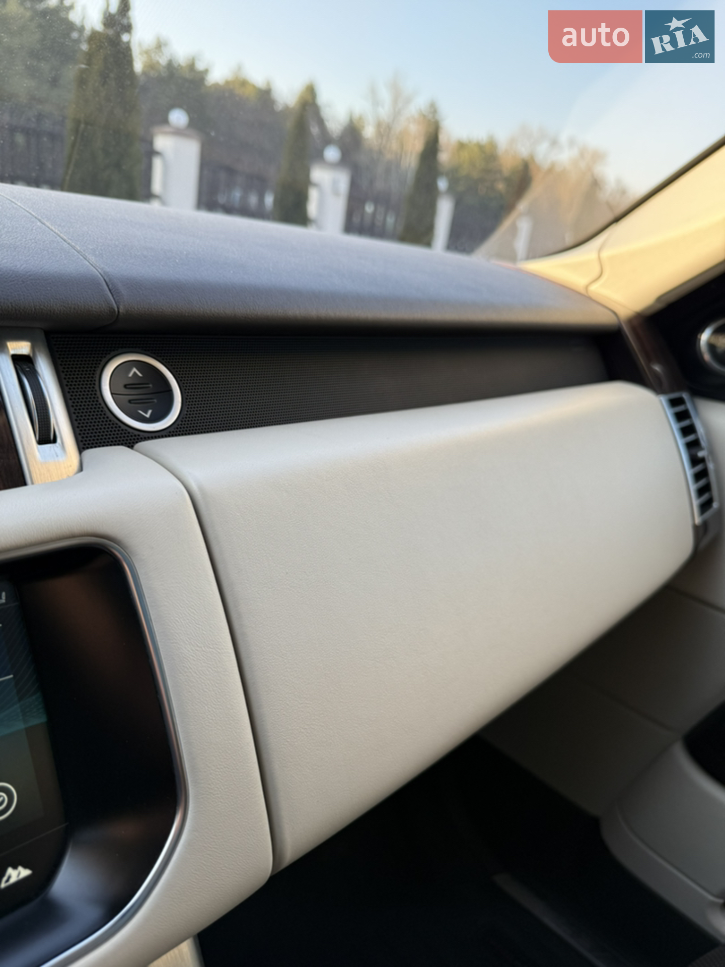 2017 Land Rover Range Rover - мініатюра 33