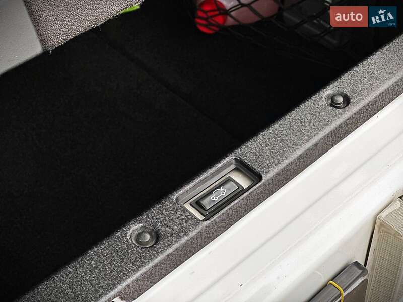 Позашляховик / Кросовер Land Rover Range Rover 2011 в Києві фото 12 Позашляховик / Кросовер Land Rover Range Rover 2011 в Києві