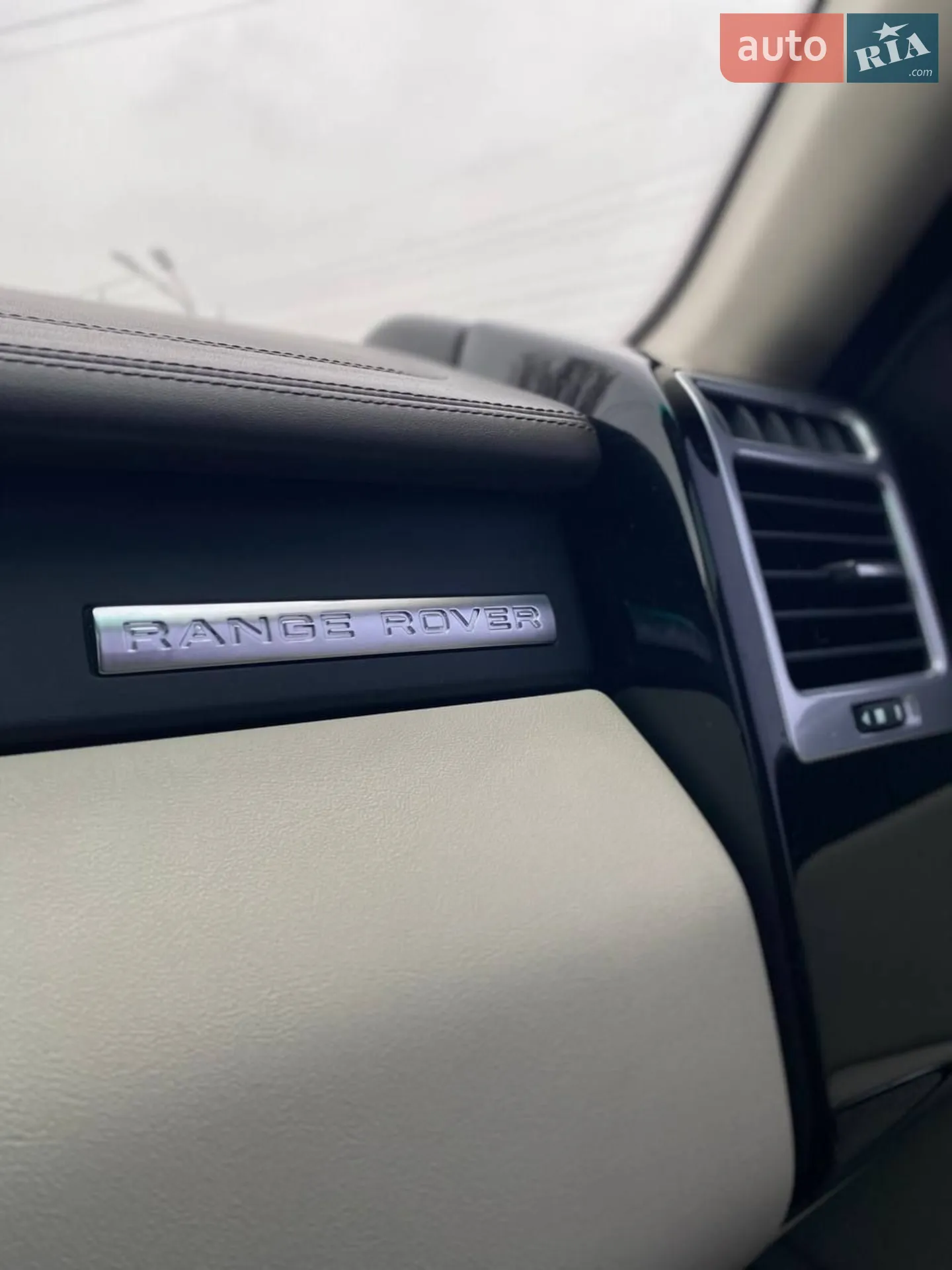2011 Land Rover Range Rover - мініатюра 11