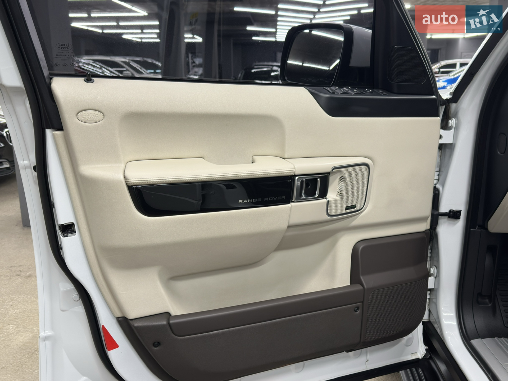2012 Land Rover Range Rover - мініатюра 16