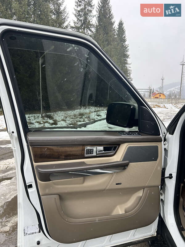 Внедорожник / Кроссовер Land Rover Range Rover 2012 в Верховине фото 24 Внедорожник / Кроссовер Land Rover Range Rover 2012 в Верховине