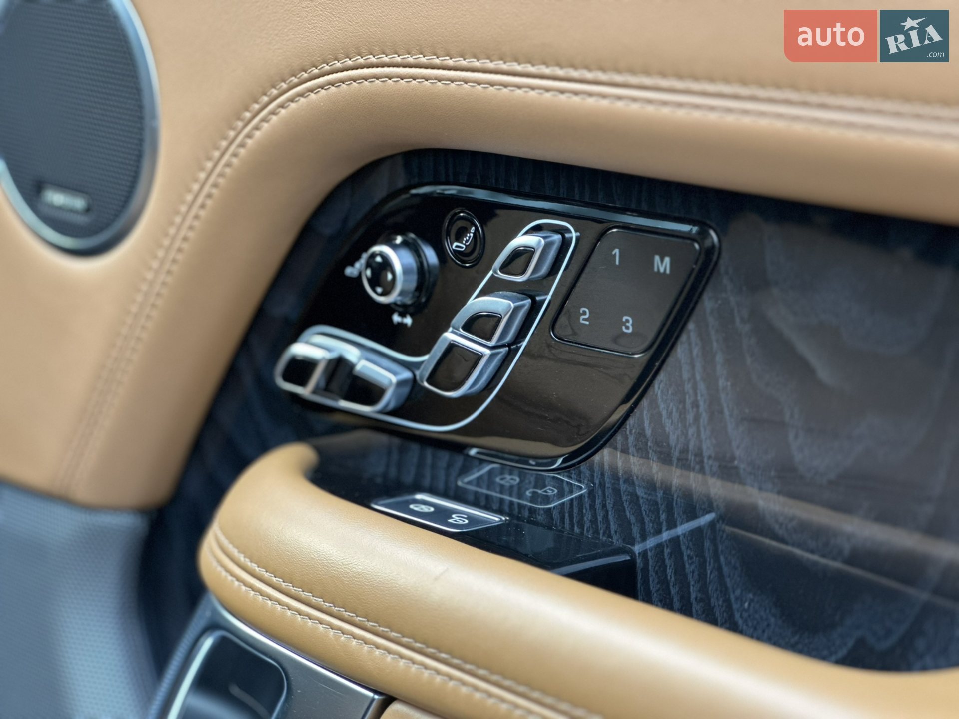 2018 Land Rover Range Rover - мініатюра 12