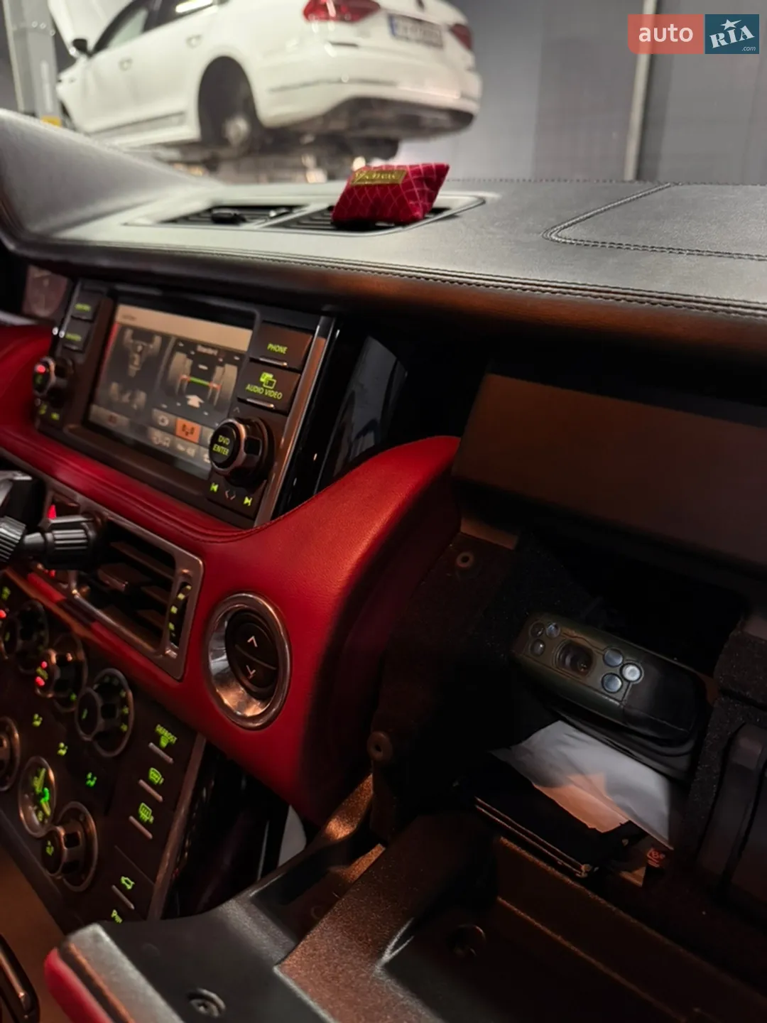 2010 Land Rover Range Rover - мініатюра 22
