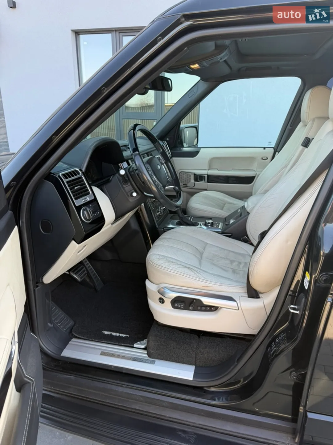 2011 Land Rover Range Rover - мініатюра 36