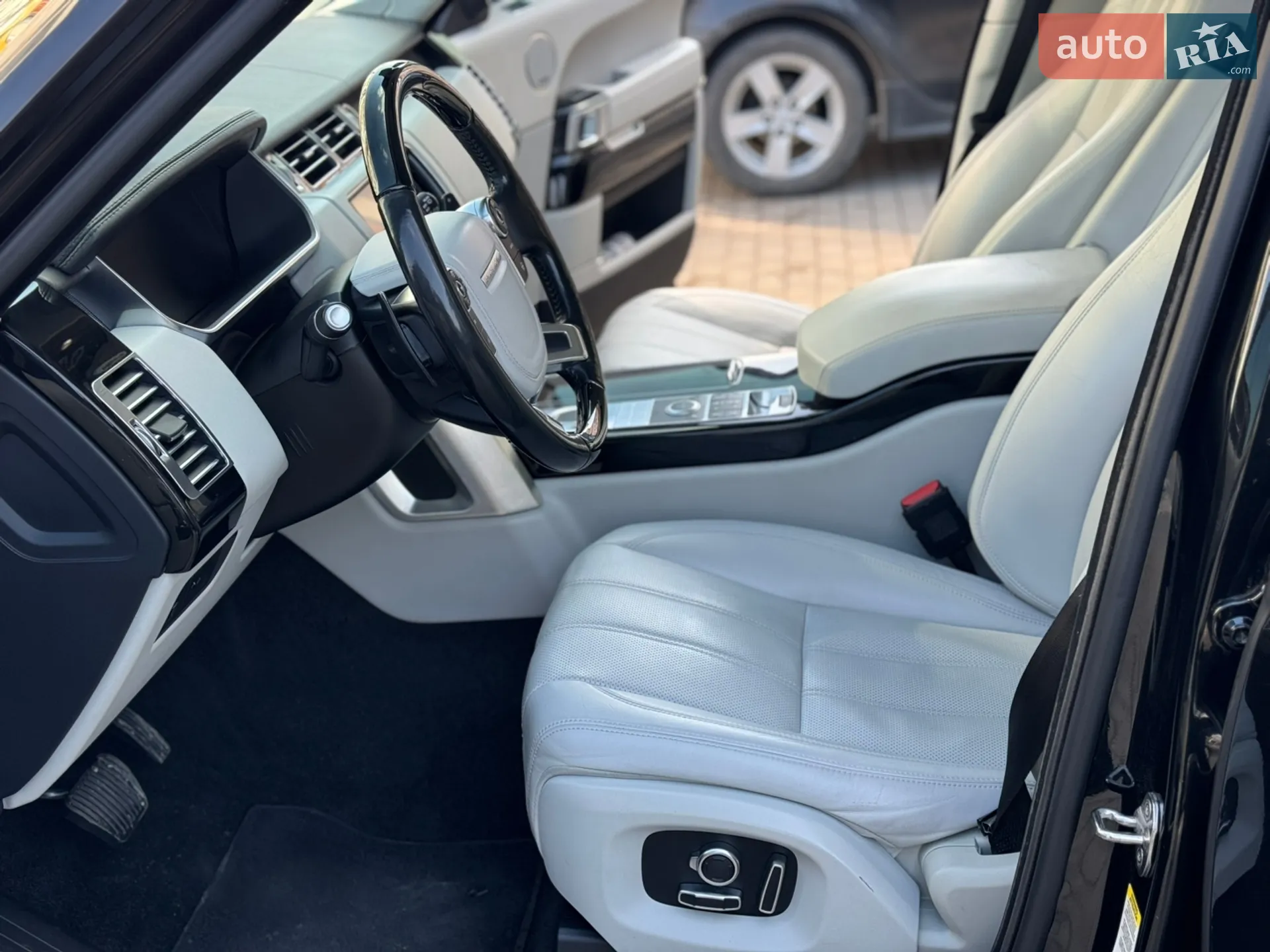 2016 Land Rover Range Rover - мініатюра 12