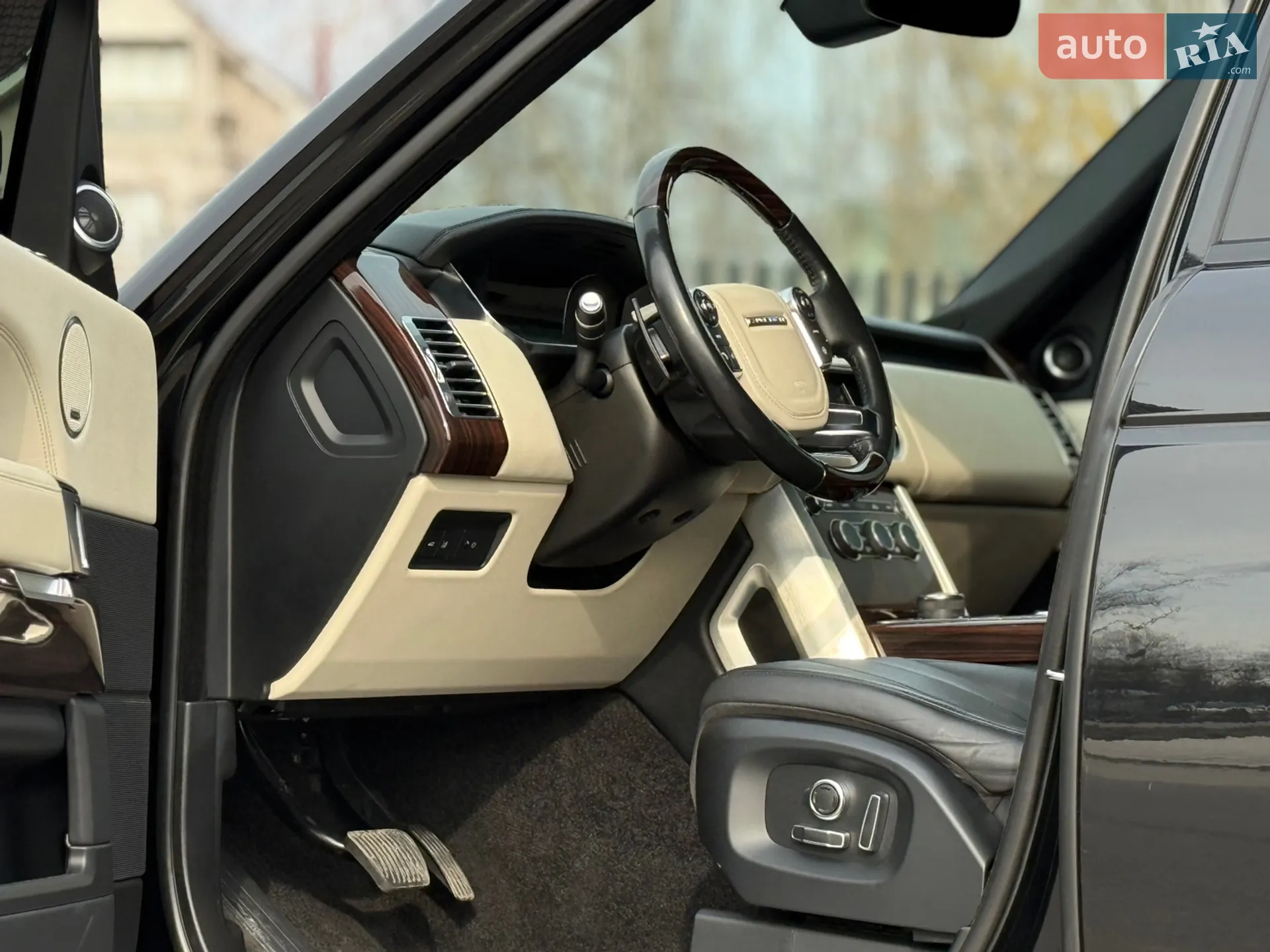 2017 Land Rover Range Rover - мініатюра 21