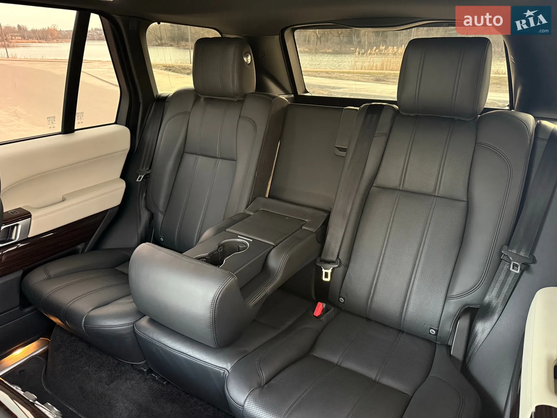 2017 Land Rover Range Rover - мініатюра 32