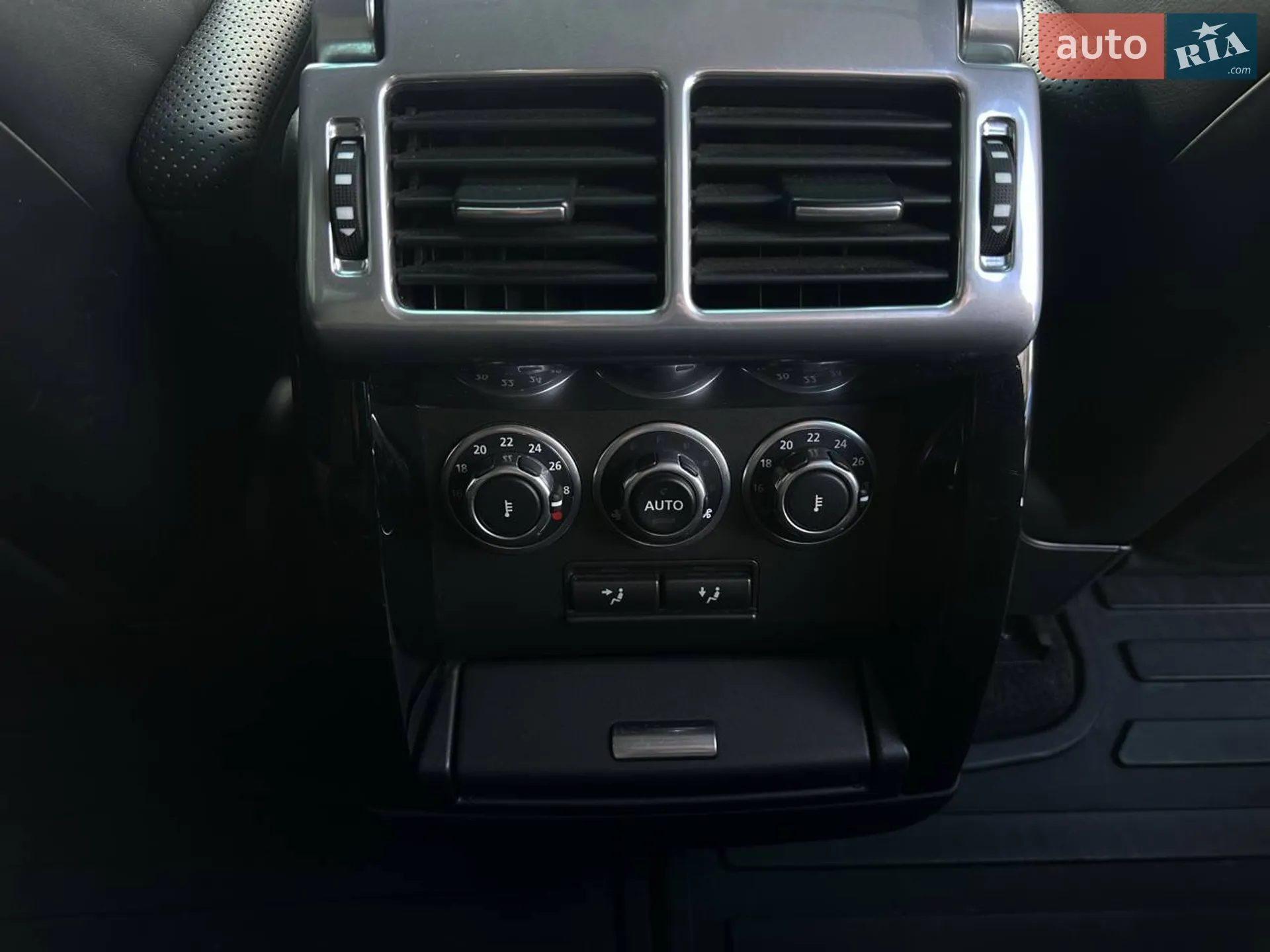 2010 Land Rover Range Rover - мініатюра 20