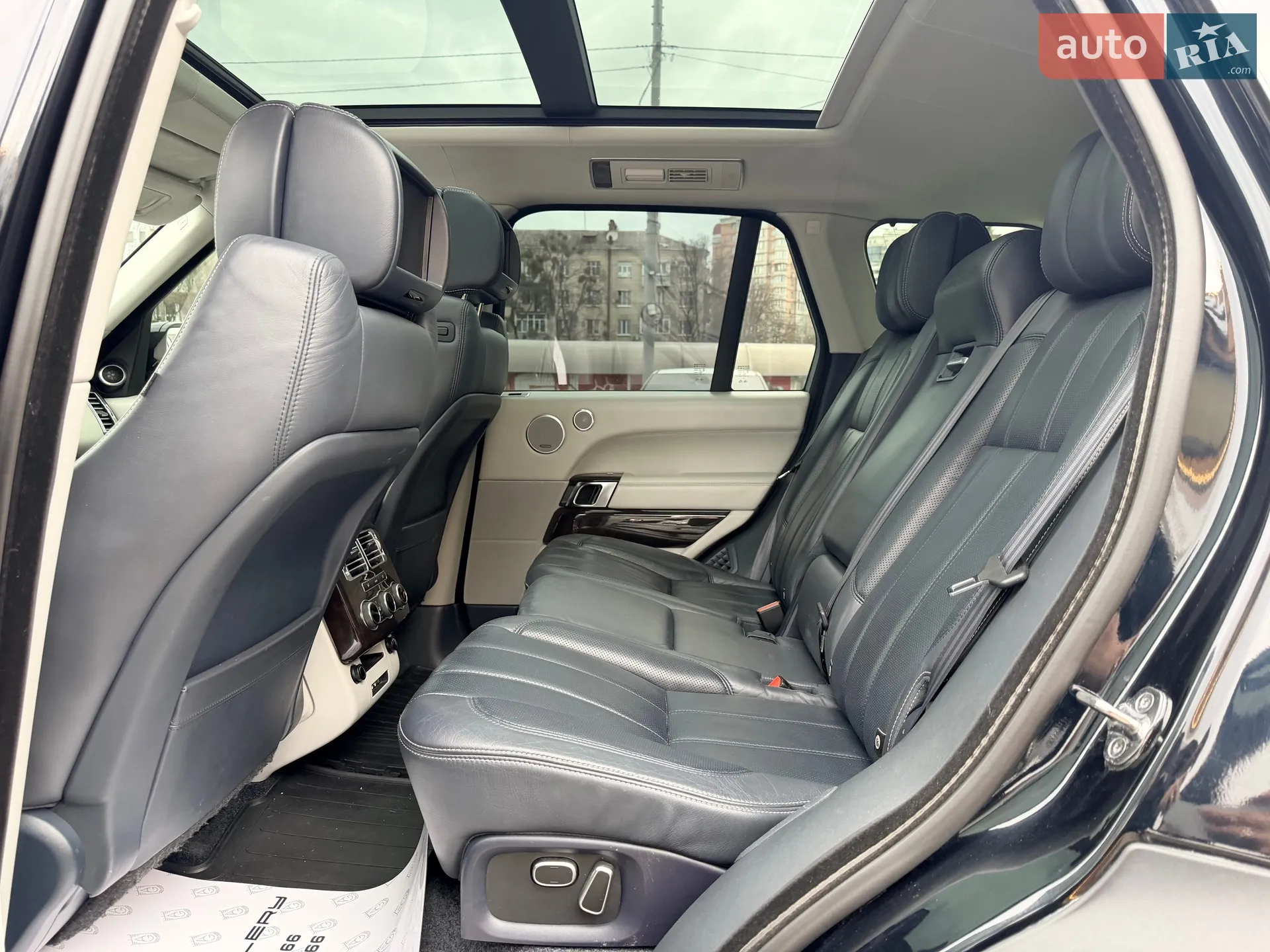 2013 Land Rover Range Rover - мініатюра 32