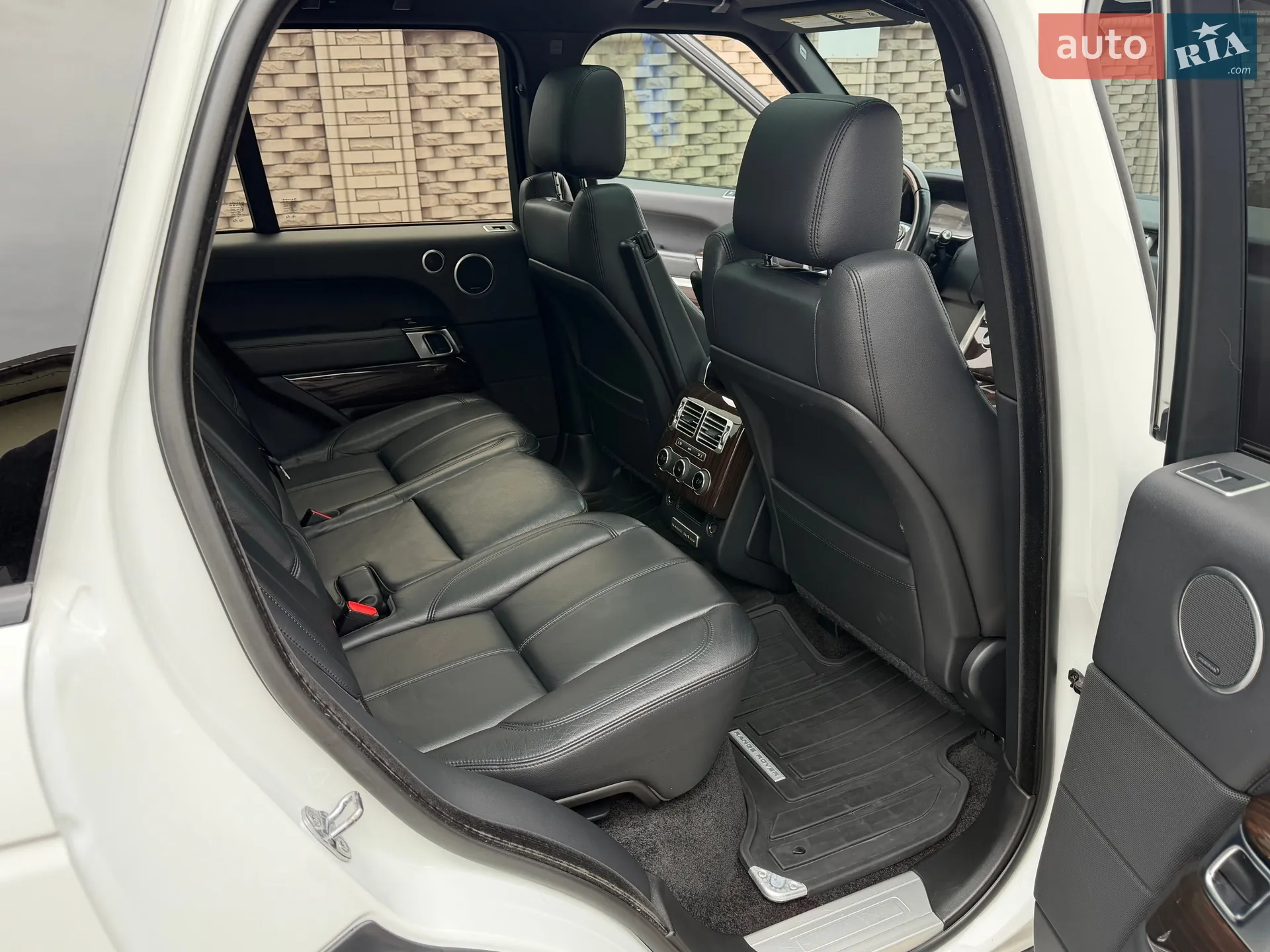 2016 Land Rover Range Rover - мініатюра 24