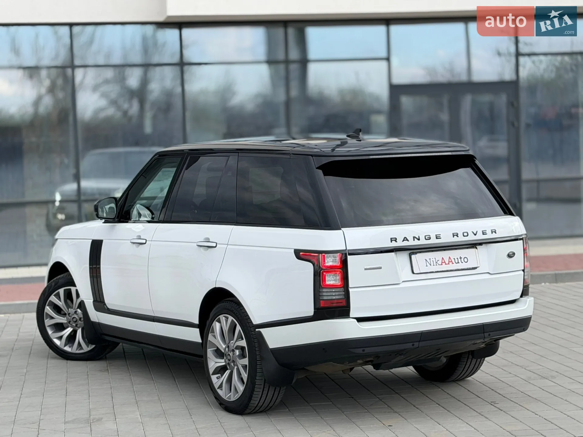 2016 Land Rover Range Rover - мініатюра 28