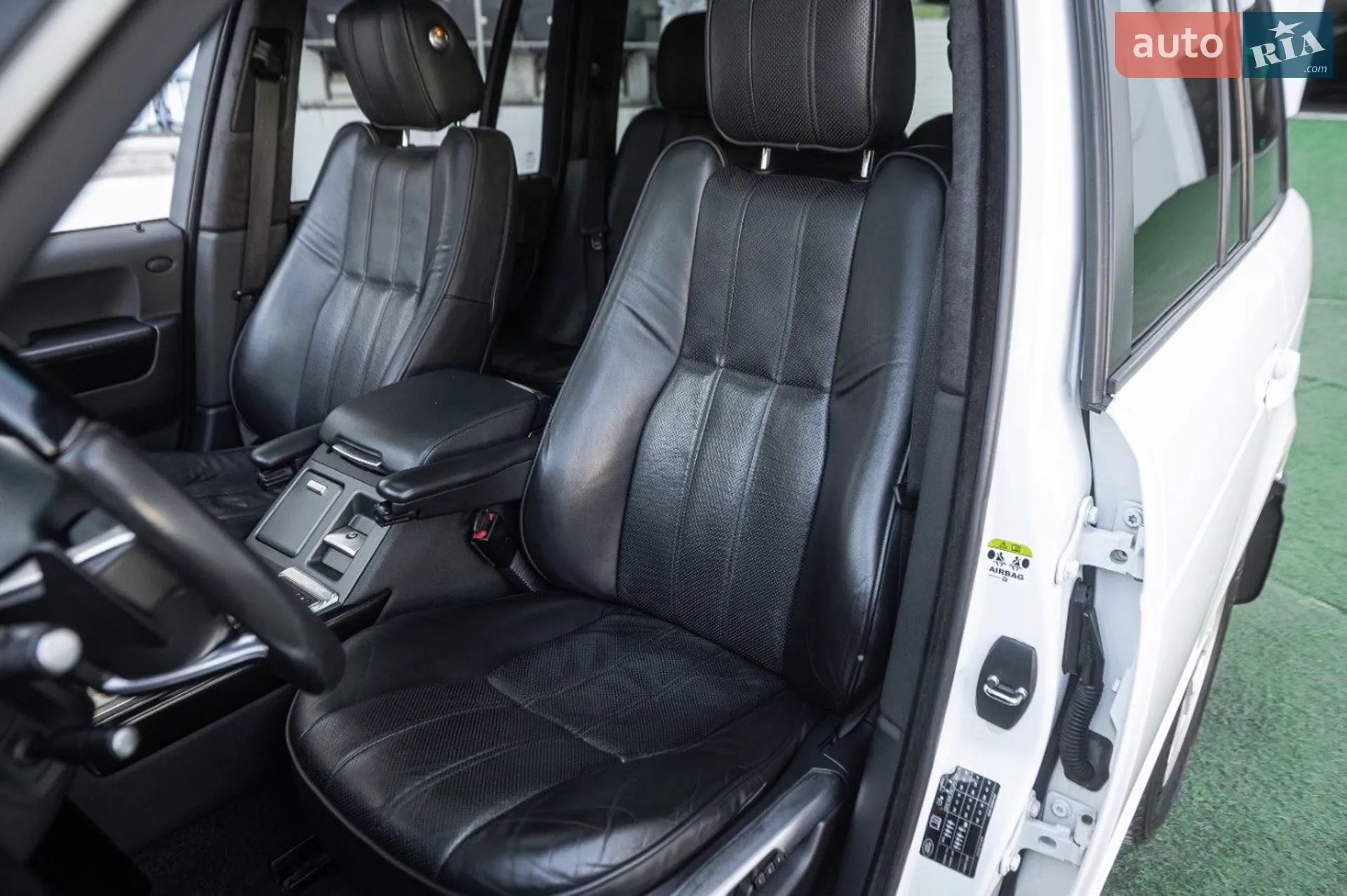 2011 Land Rover Range Rover - мініатюра 30