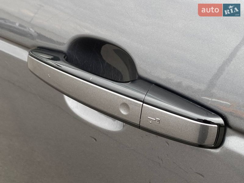 Внедорожник / Кроссовер Land Rover Range Rover 2015 в Львове