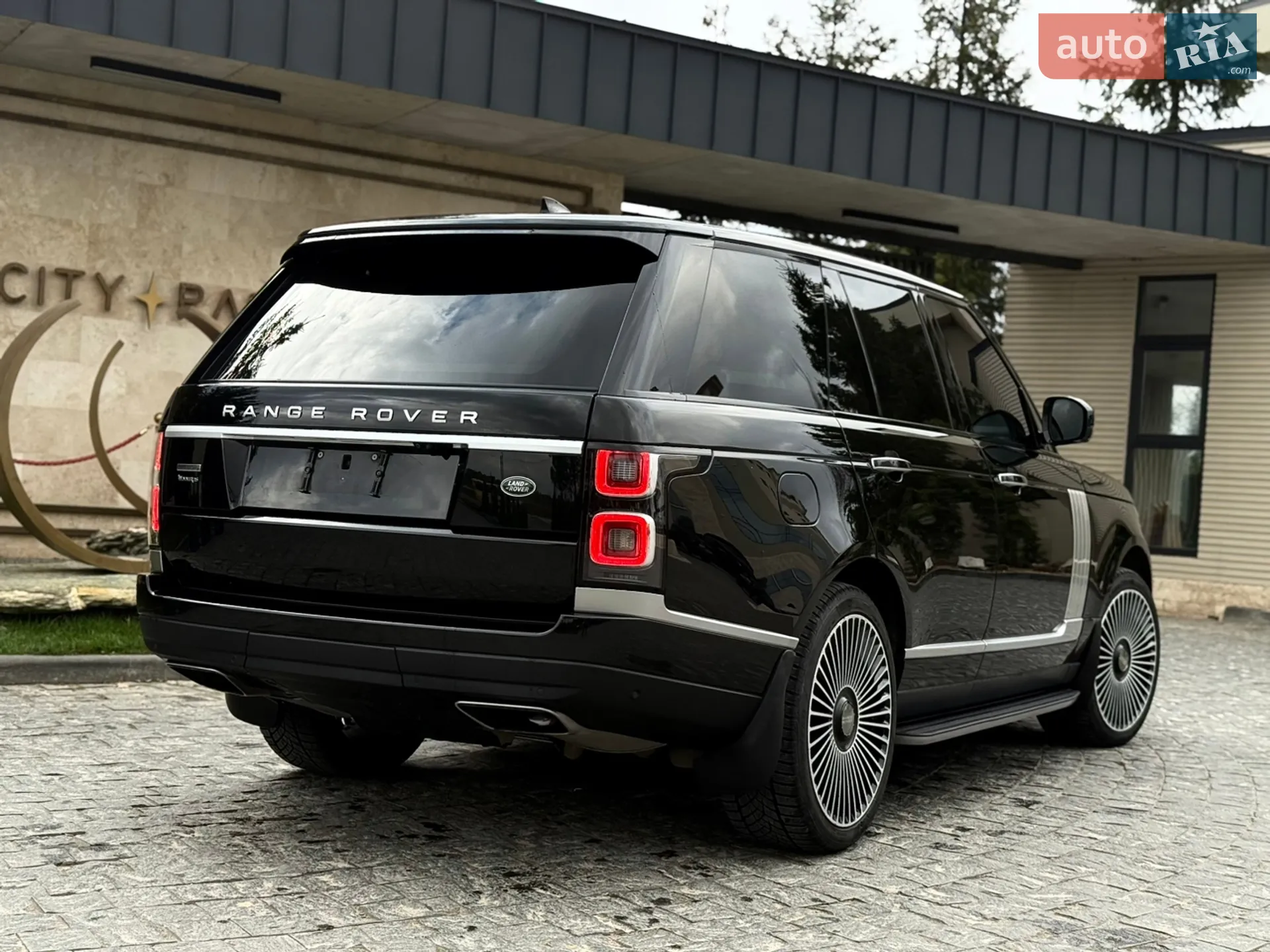 2018 Land Rover Range Rover - мініатюра 21