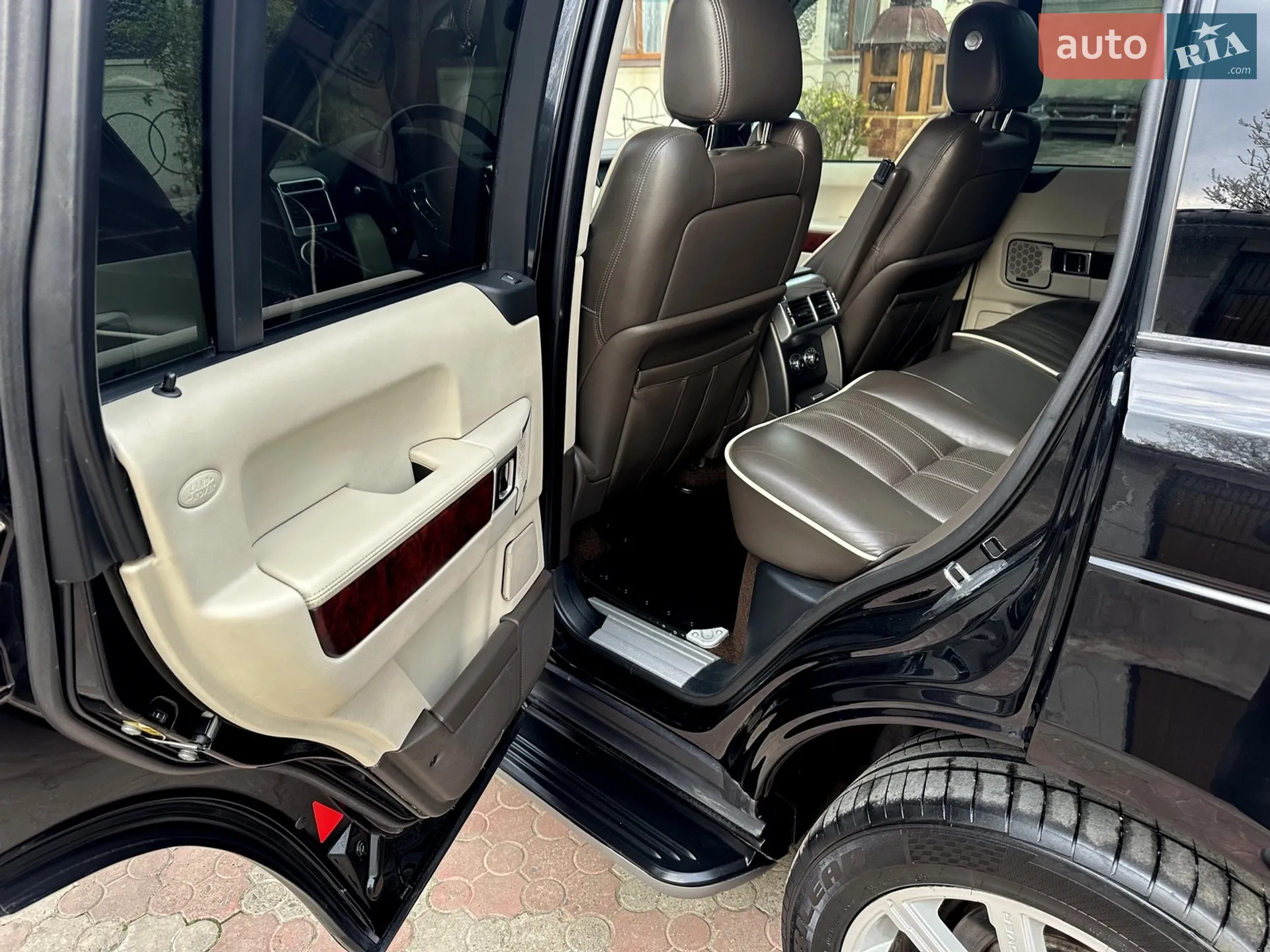 2010 Land Rover Range Rover - мініатюра 28