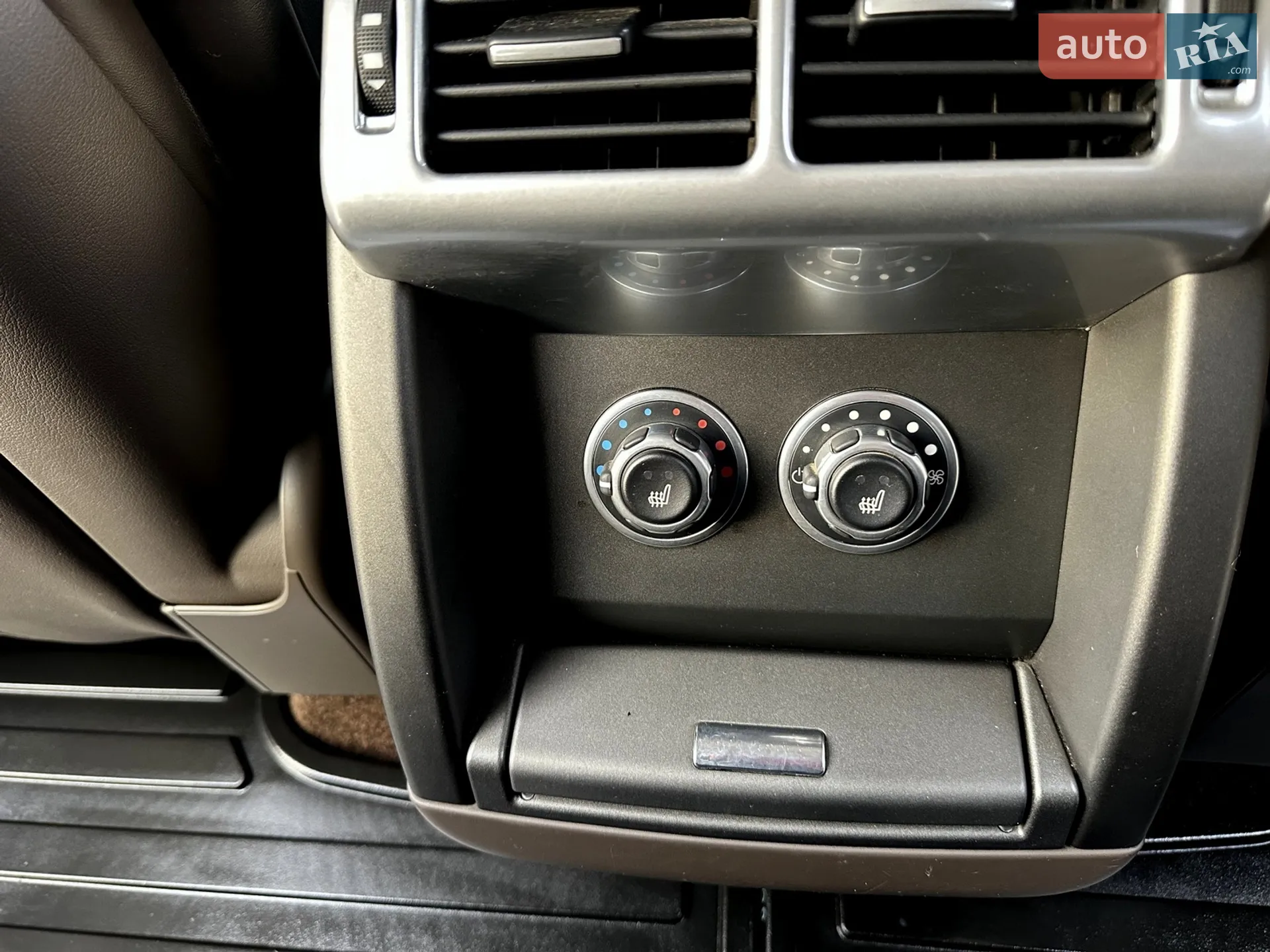 2010 Land Rover Range Rover - мініатюра 37