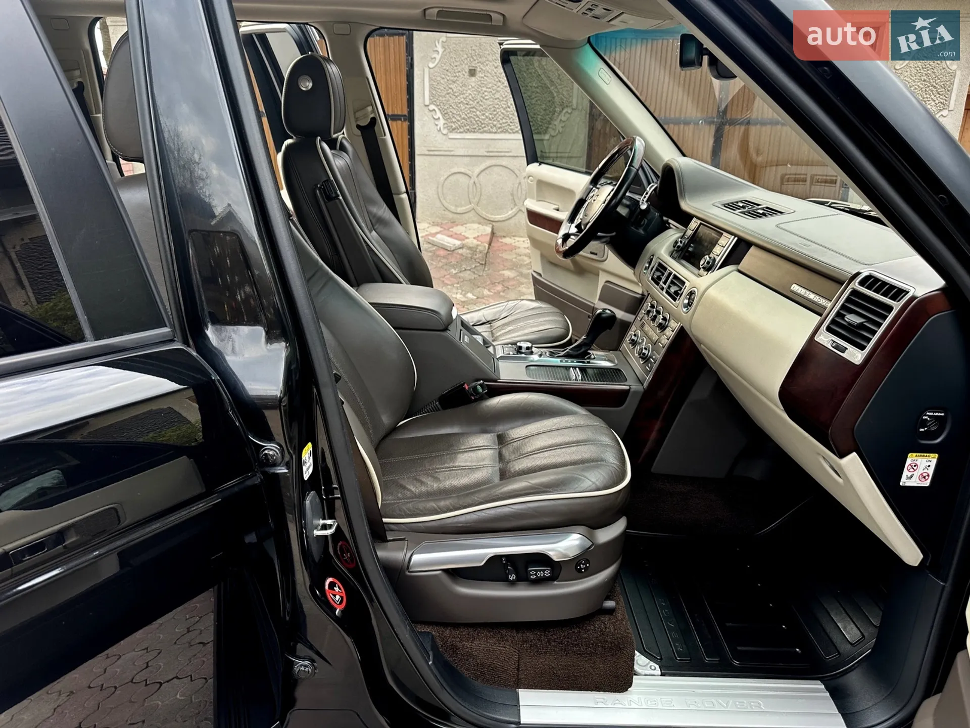 2010 Land Rover Range Rover - мініатюра 39