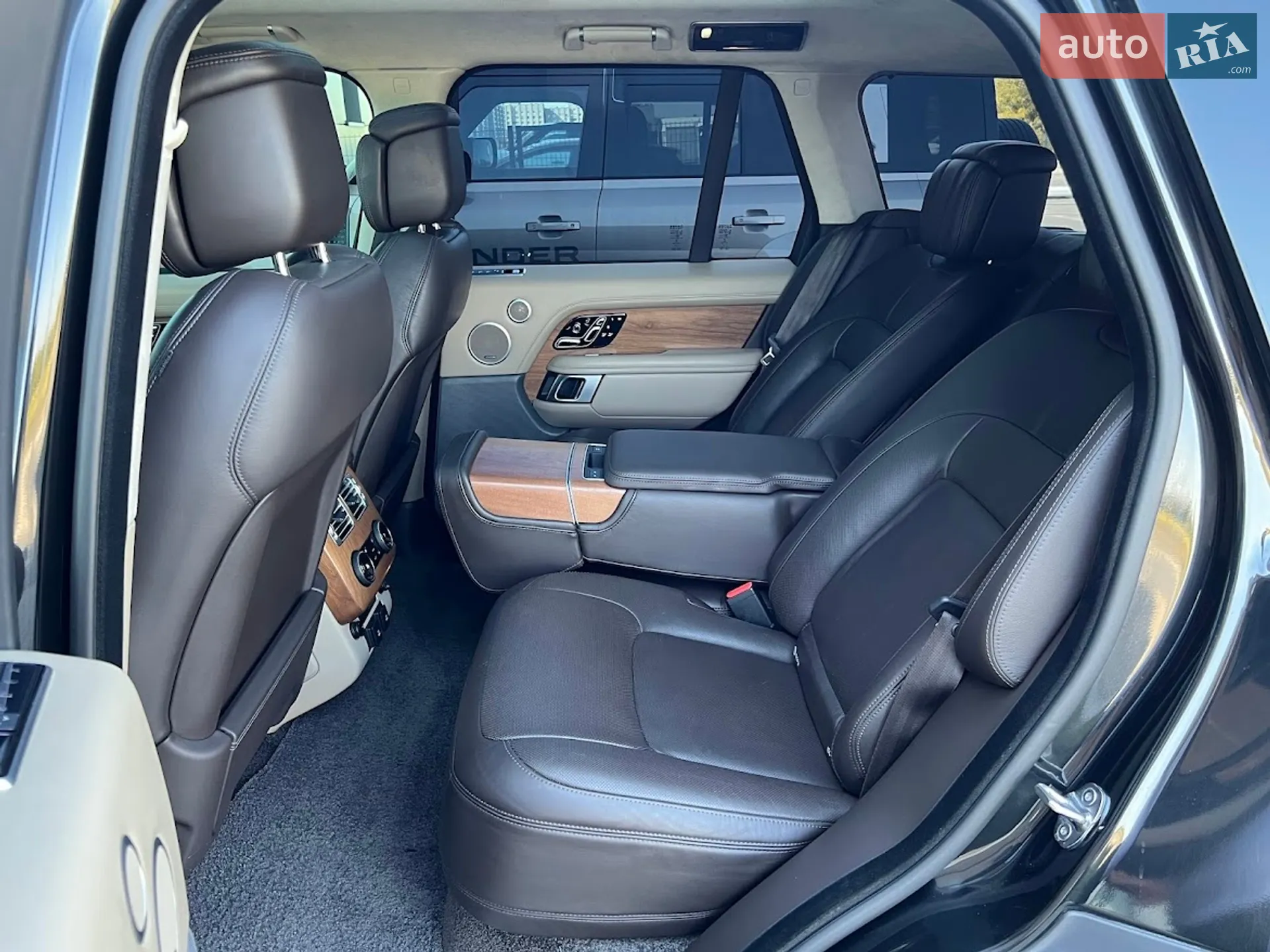 2019 Land Rover Range Rover - мініатюра 28