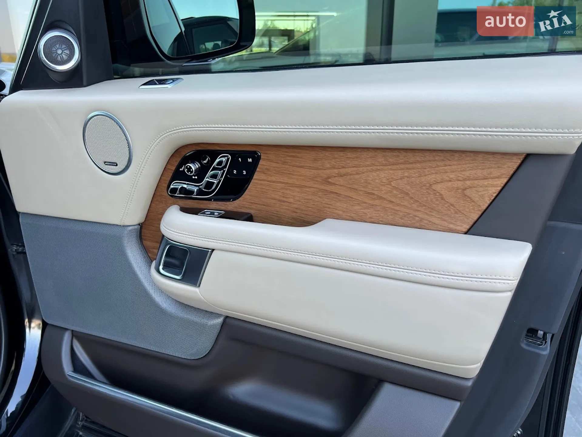 2019 Land Rover Range Rover - мініатюра 35