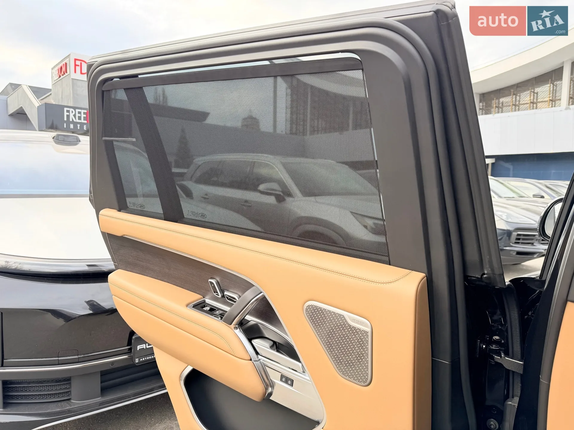 2025 Land Rover Range Rover - мініатюра 34