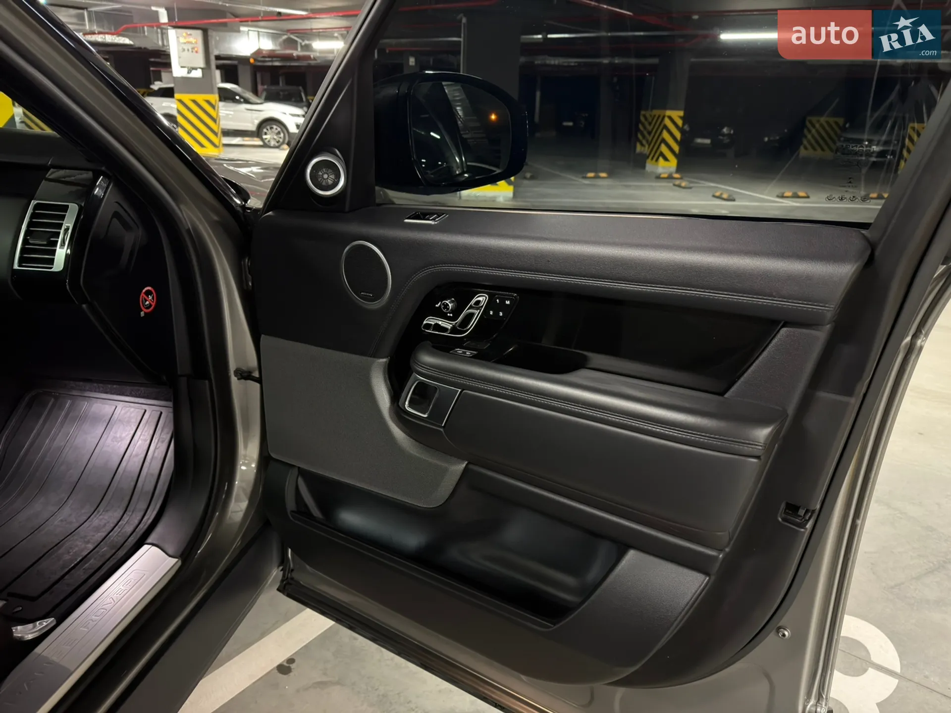 2018 Land Rover Range Rover - мініатюра 32