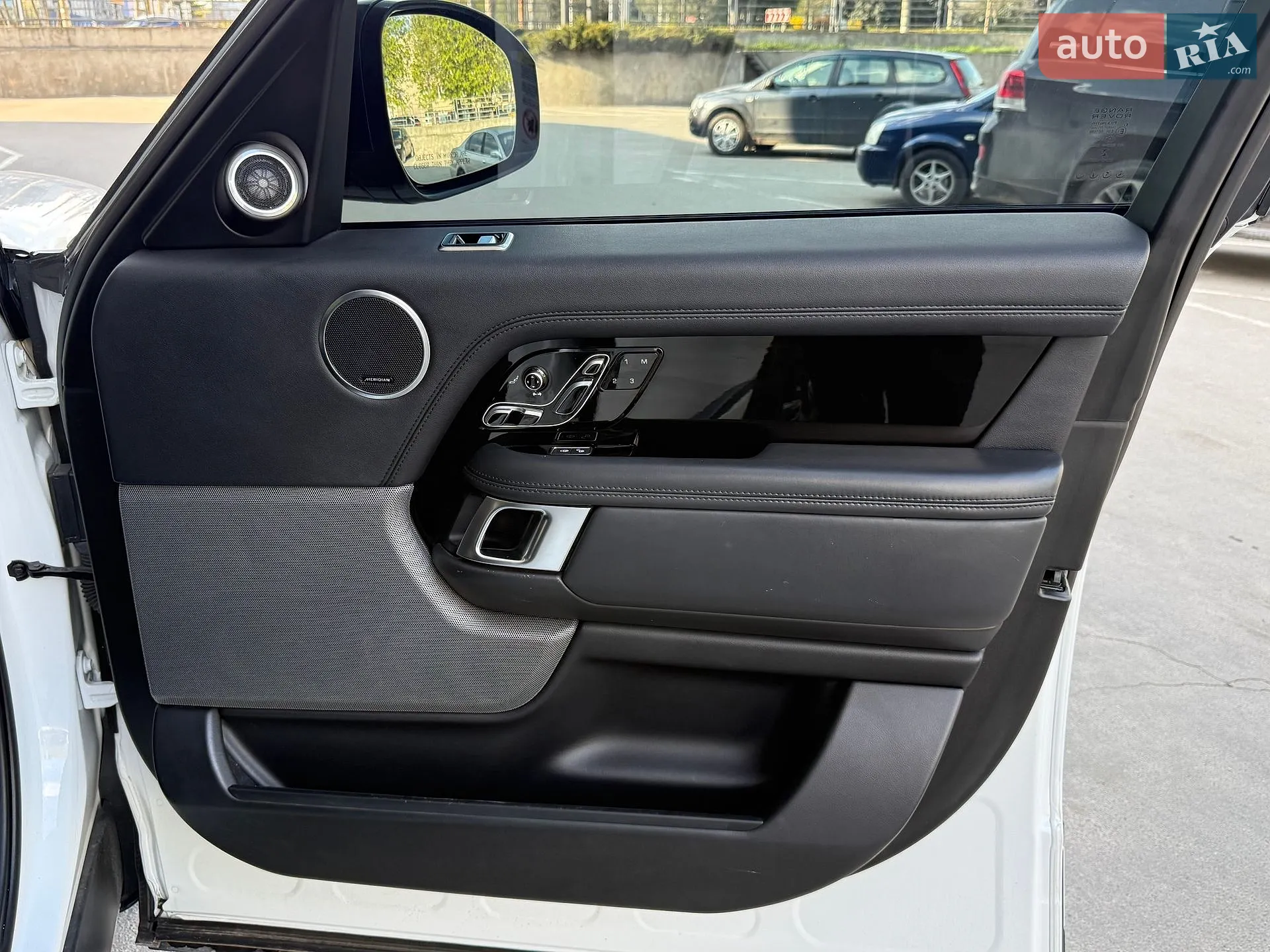 2018 Land Rover Range Rover - мініатюра 24