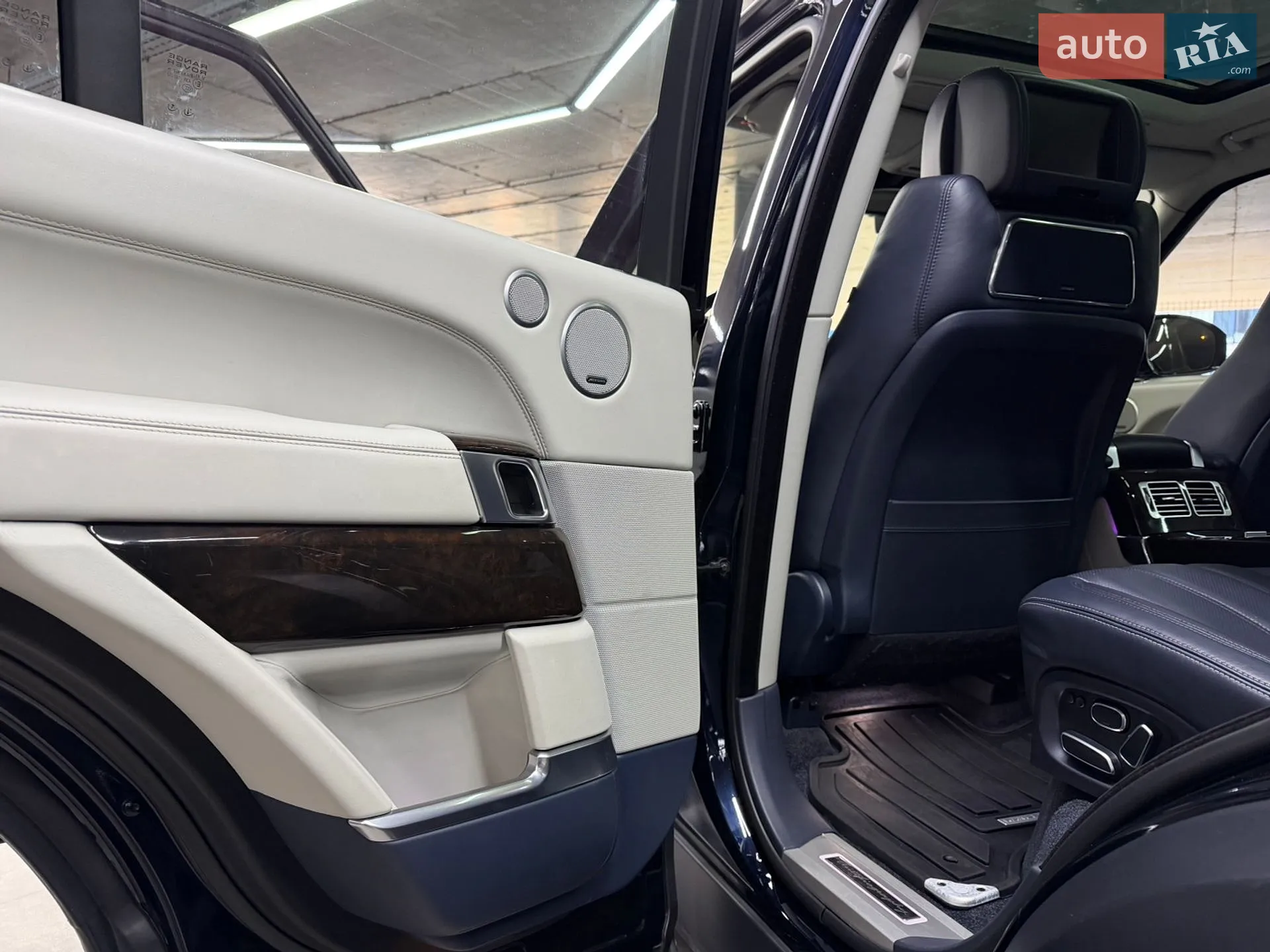 2013 Land Rover Range Rover - мініатюра 23