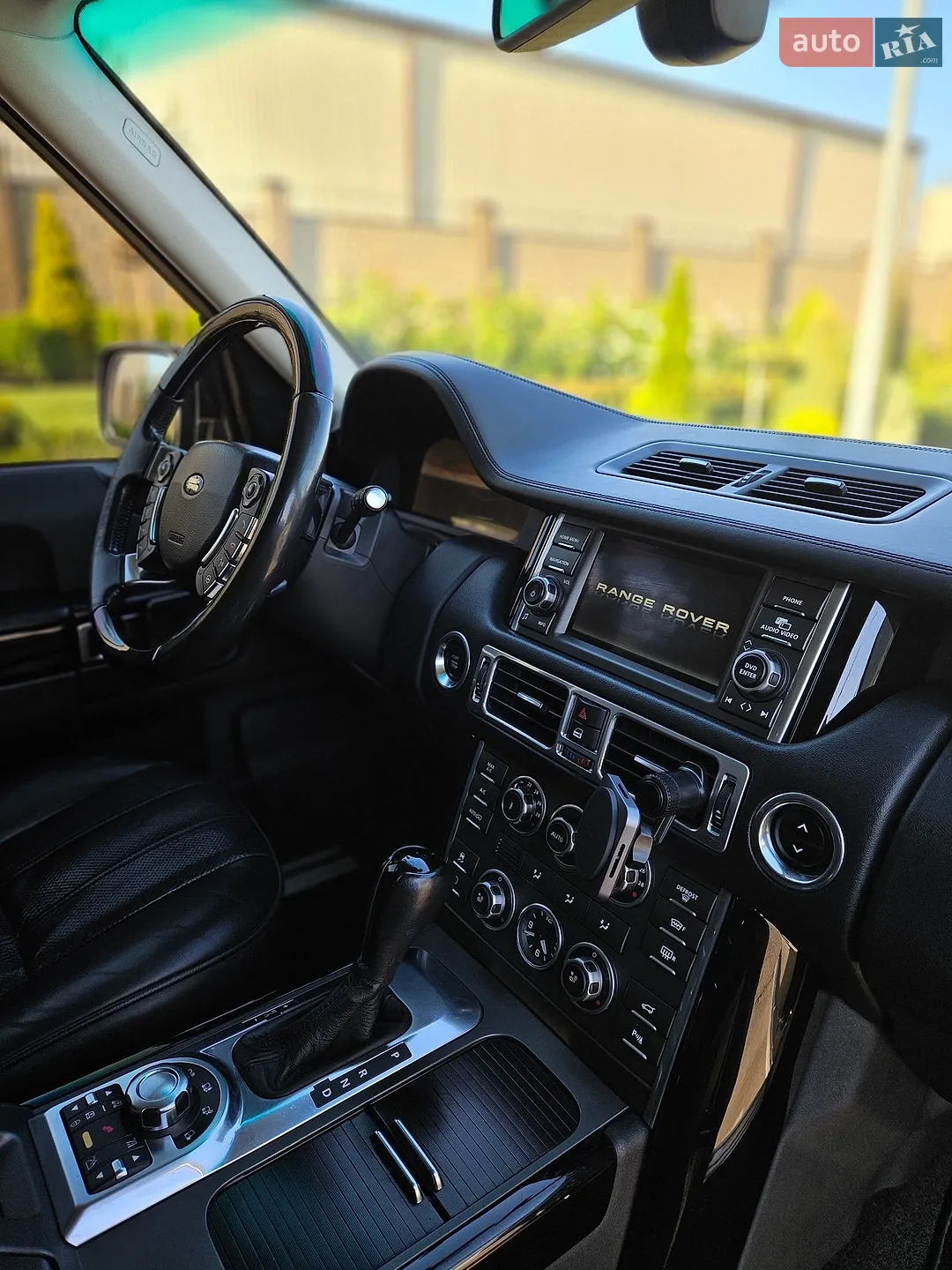 2010 Land Rover Range Rover - мініатюра 32